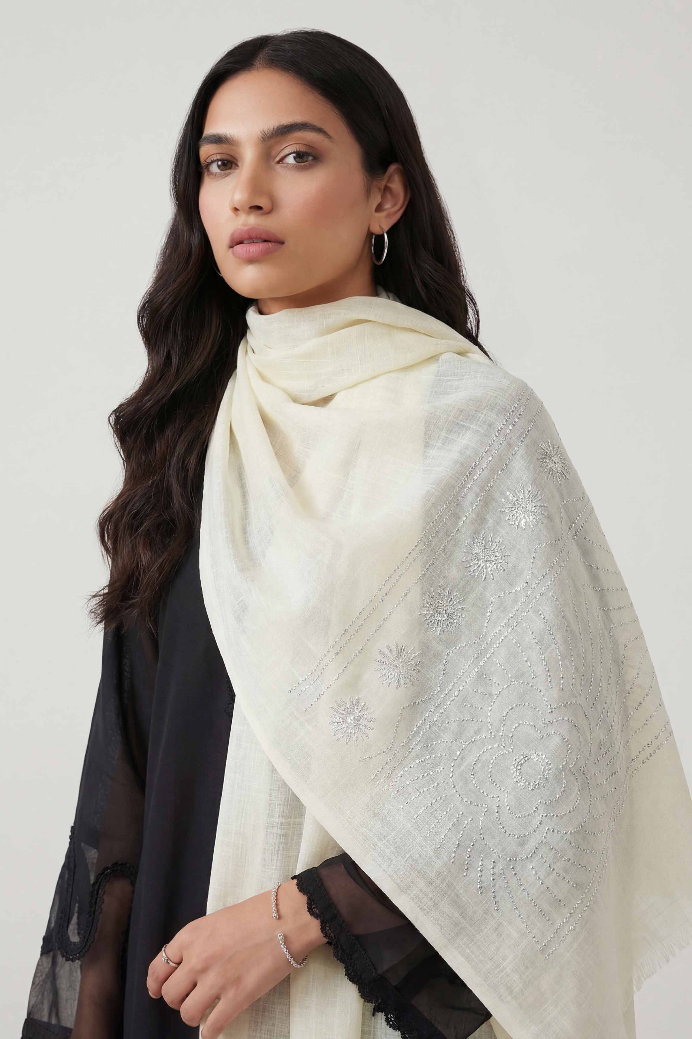 Off White Women Scarf - 447392107