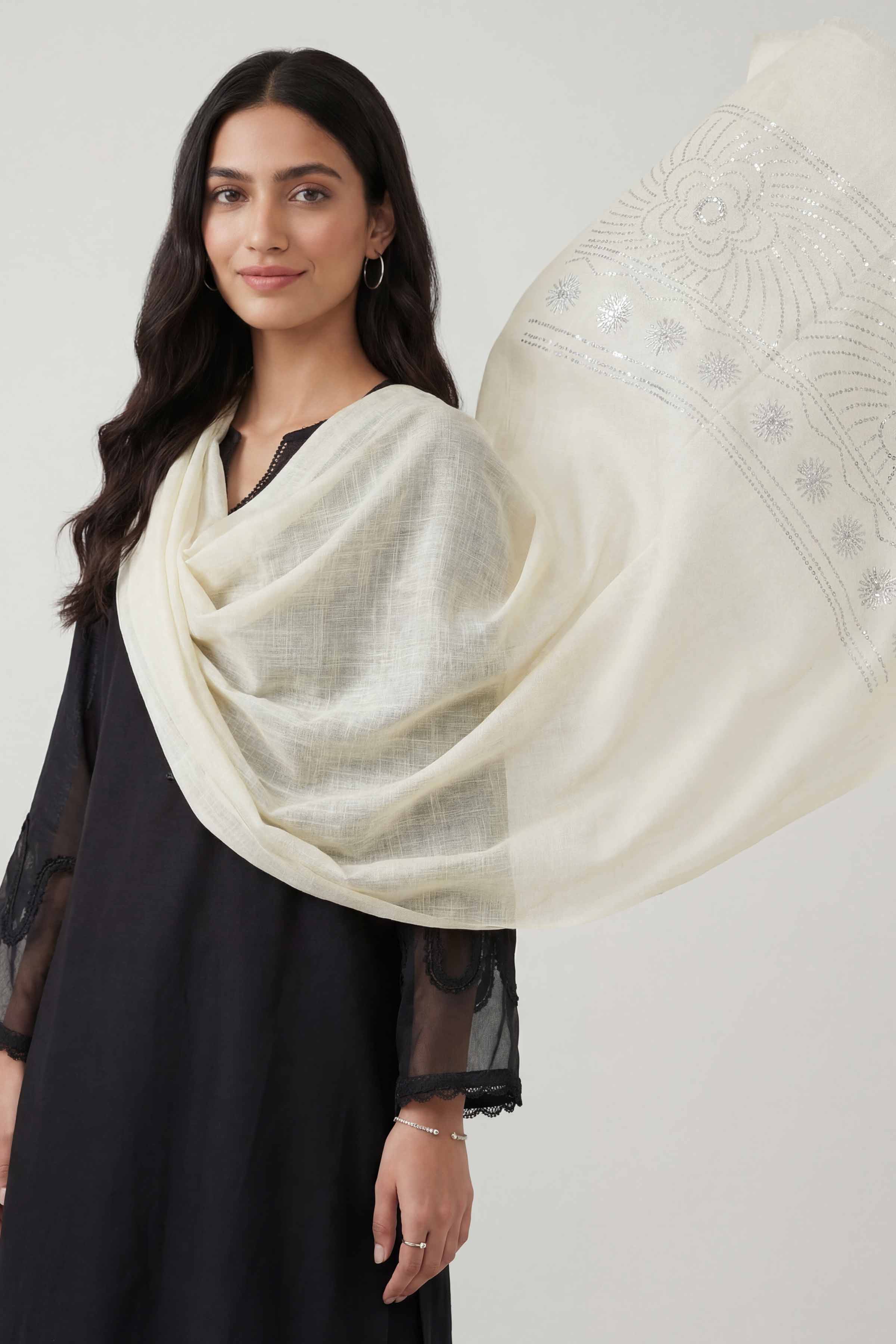 Off White Women Scarf - 447392107