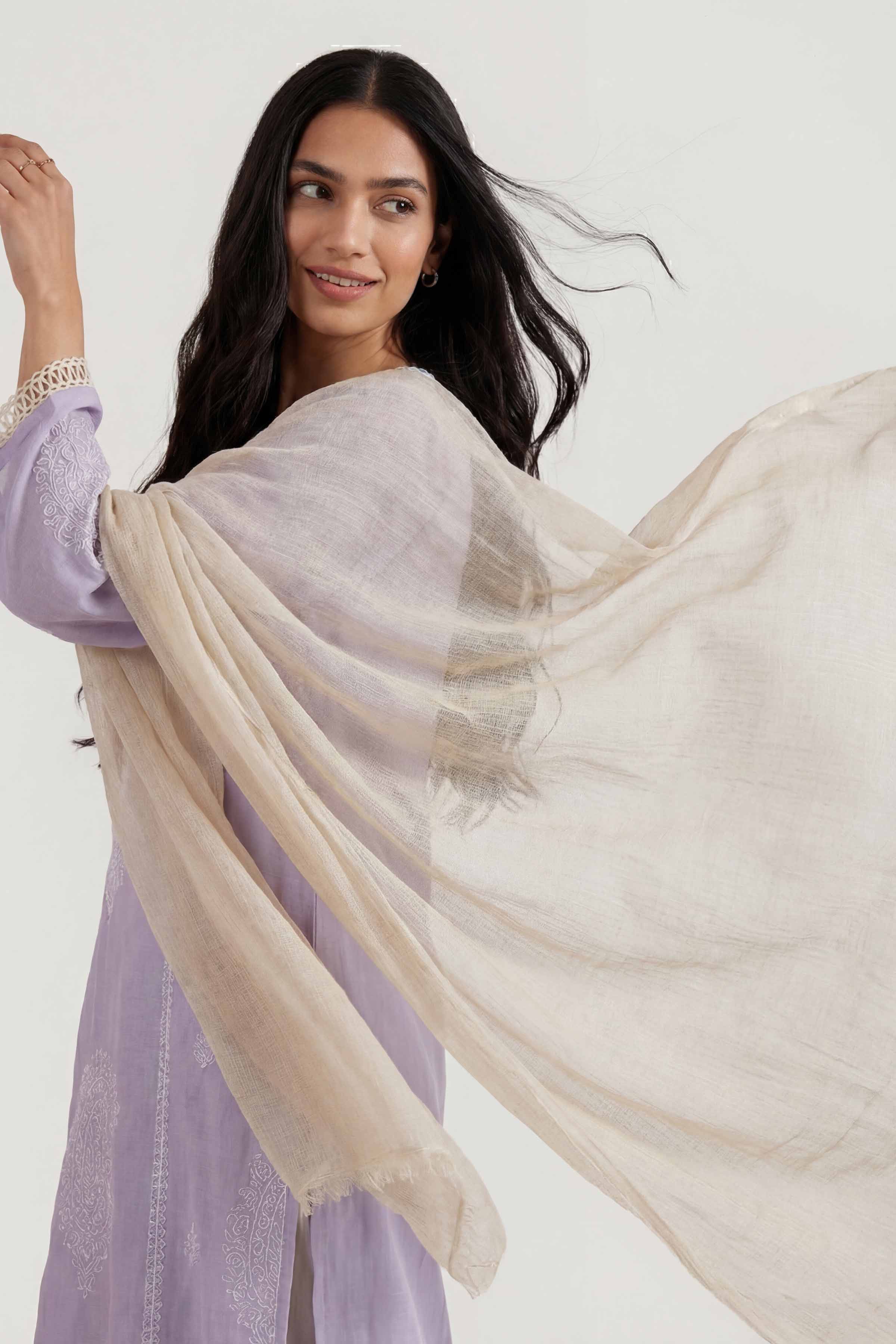 Off White Women Scarf - 447422107