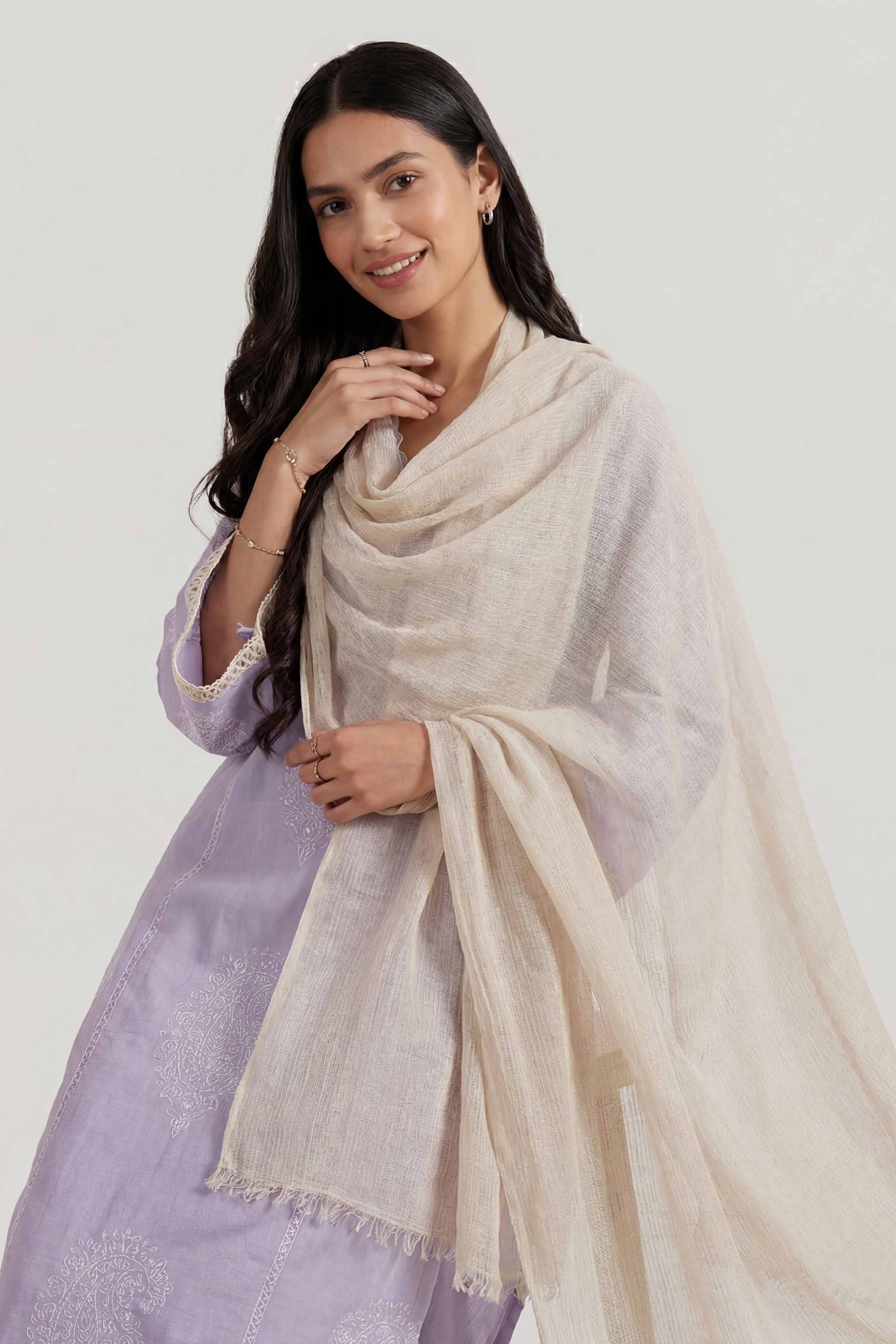 Off White Women Scarf - 447422107