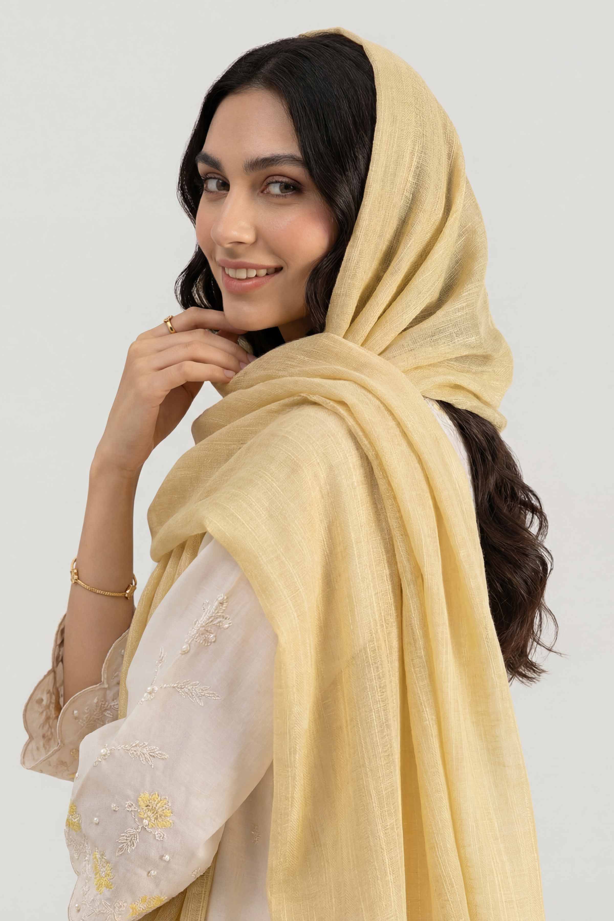 Yellow Women Scarf - 447522102