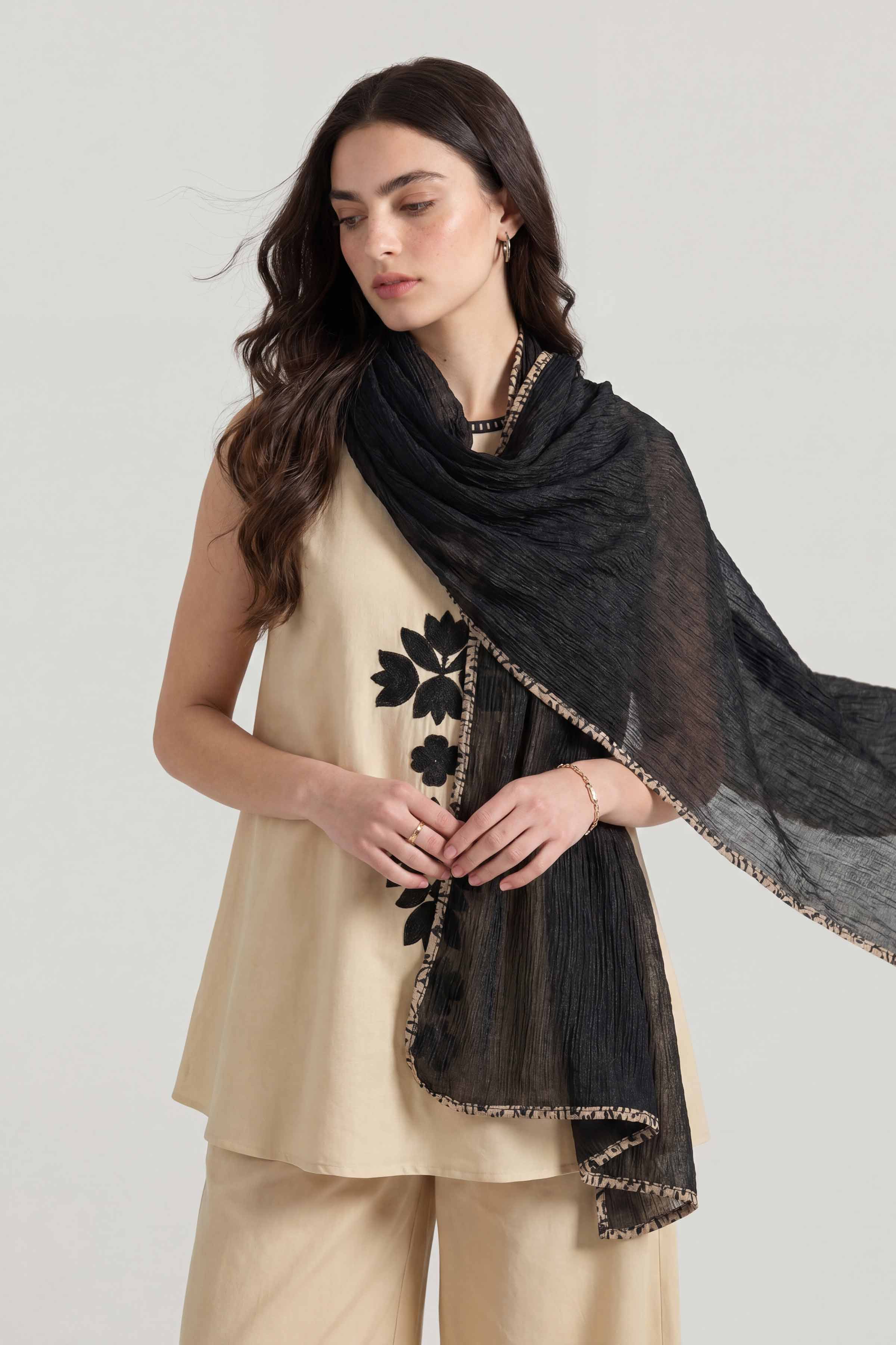 Black Women Scarf - 447672103