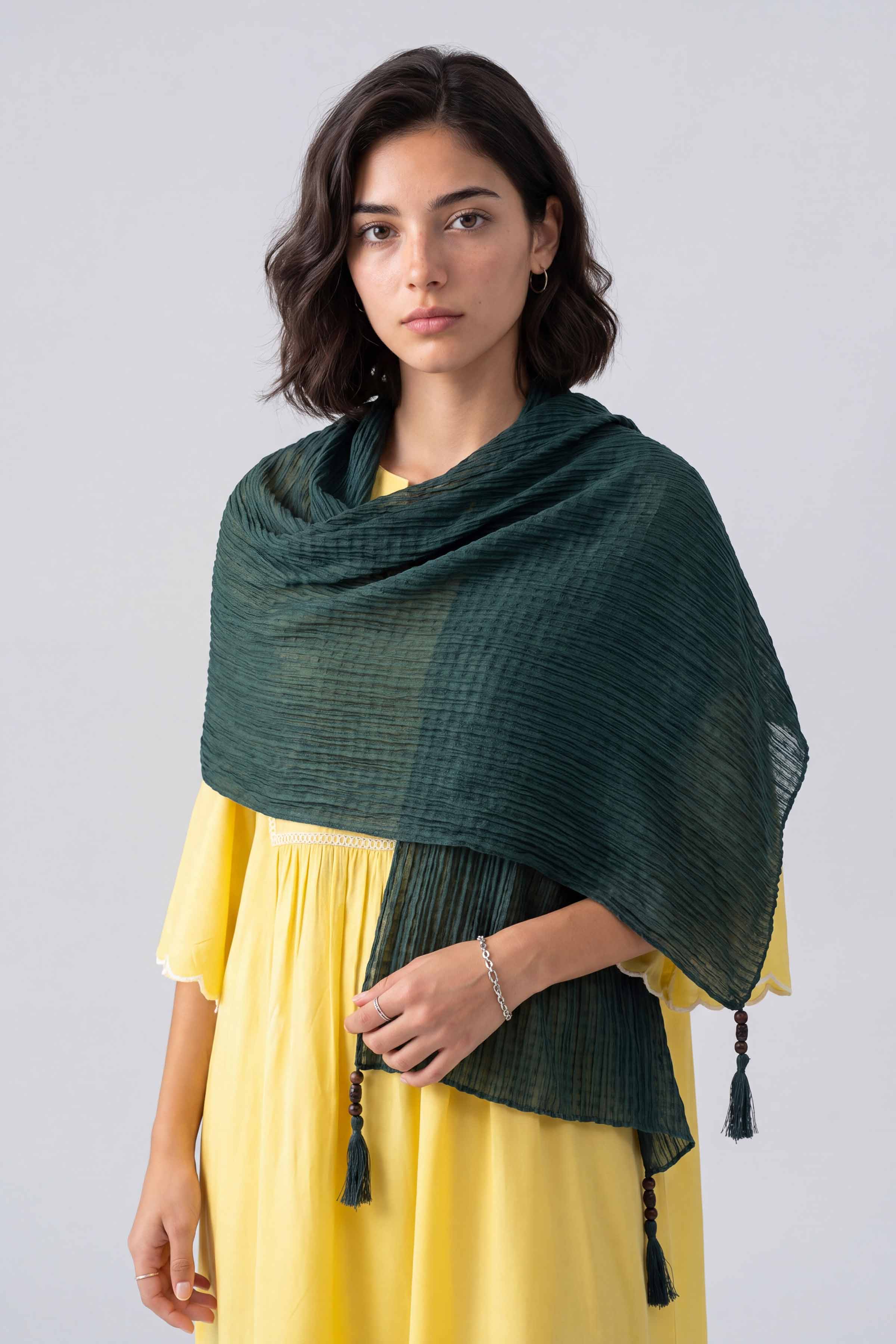 Green Women Scarf - 447702104