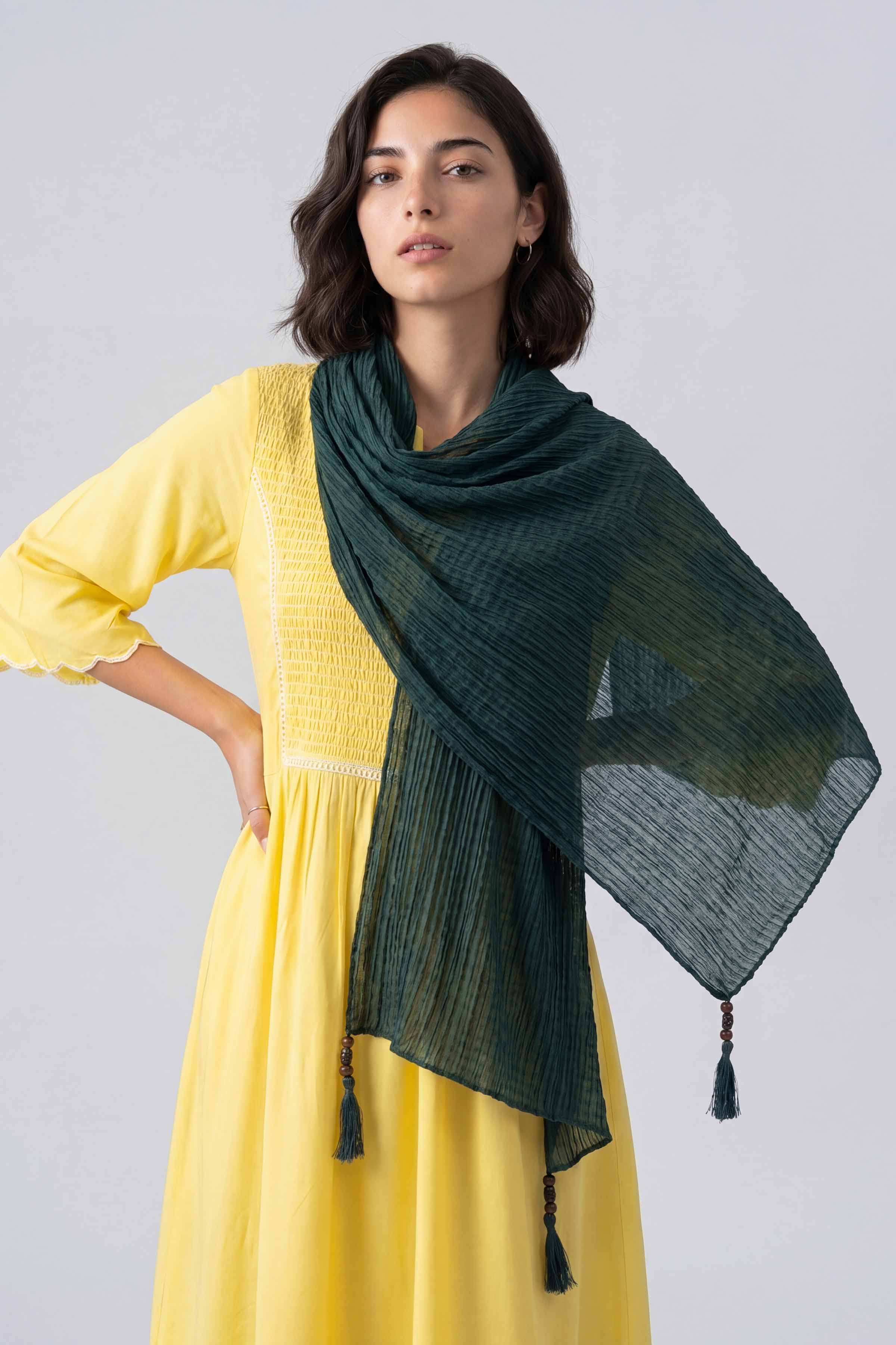 Green Women Scarf - 447702104