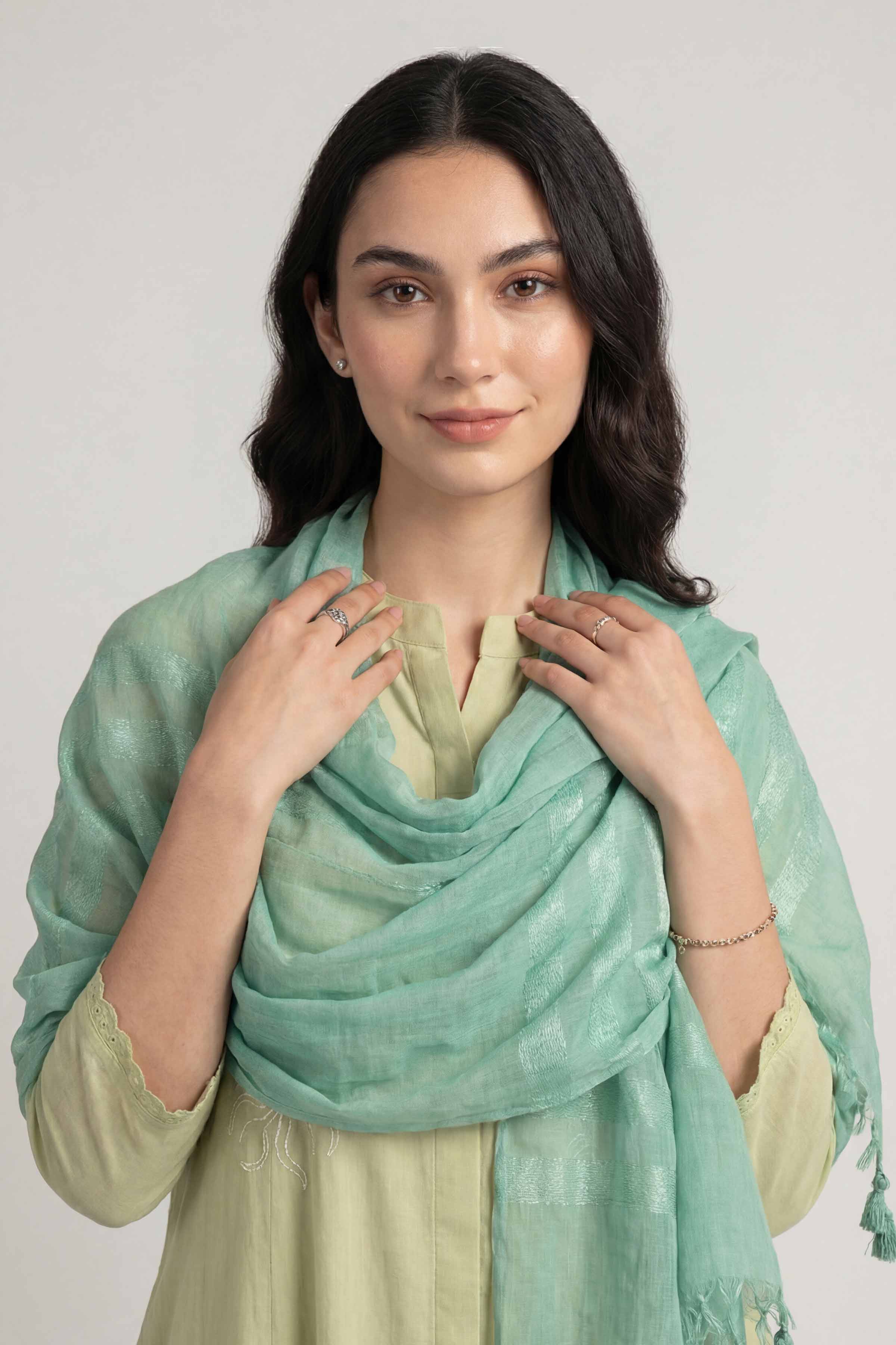 Green Women Scarf - 72070961