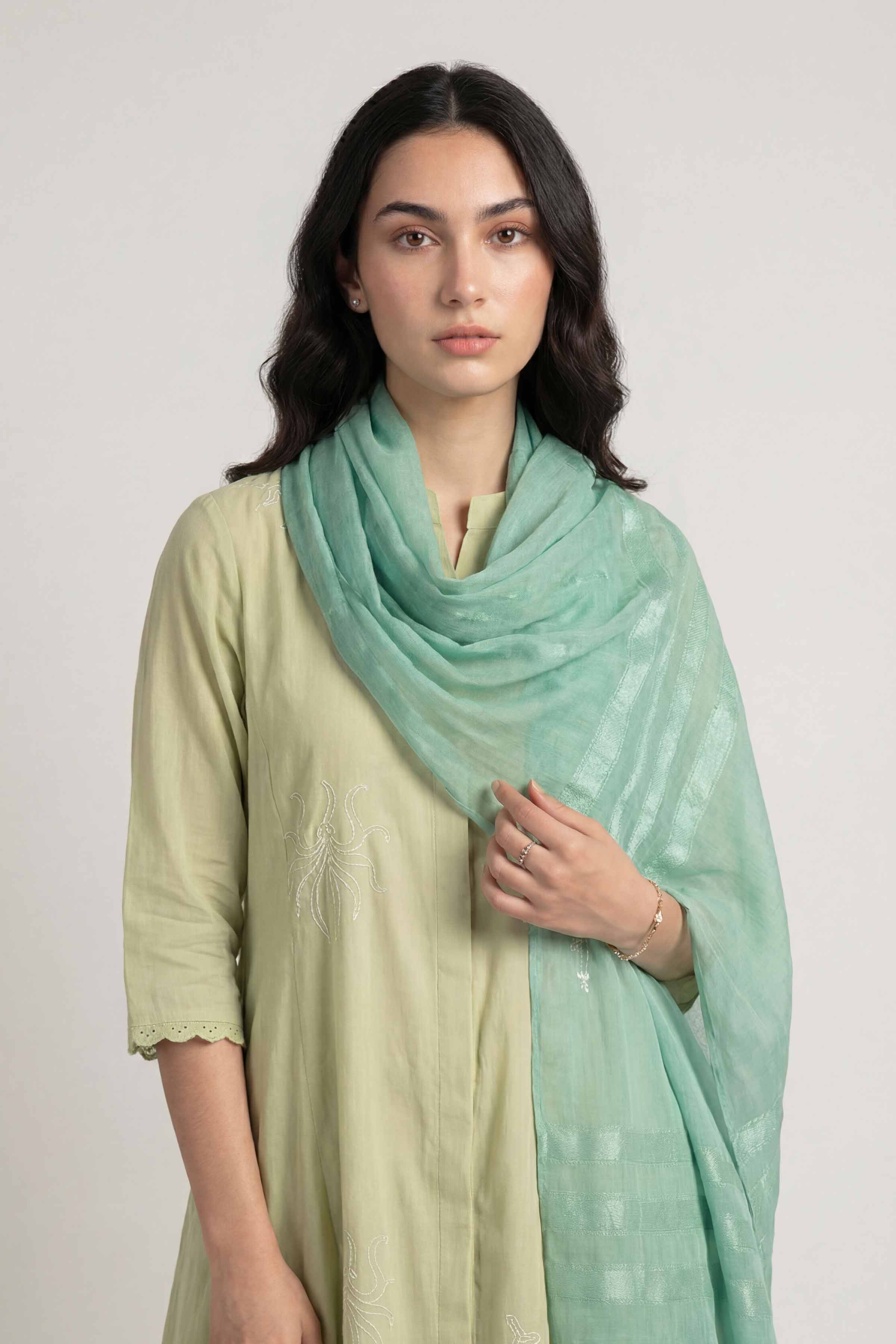 Green Women Scarf - 72070961