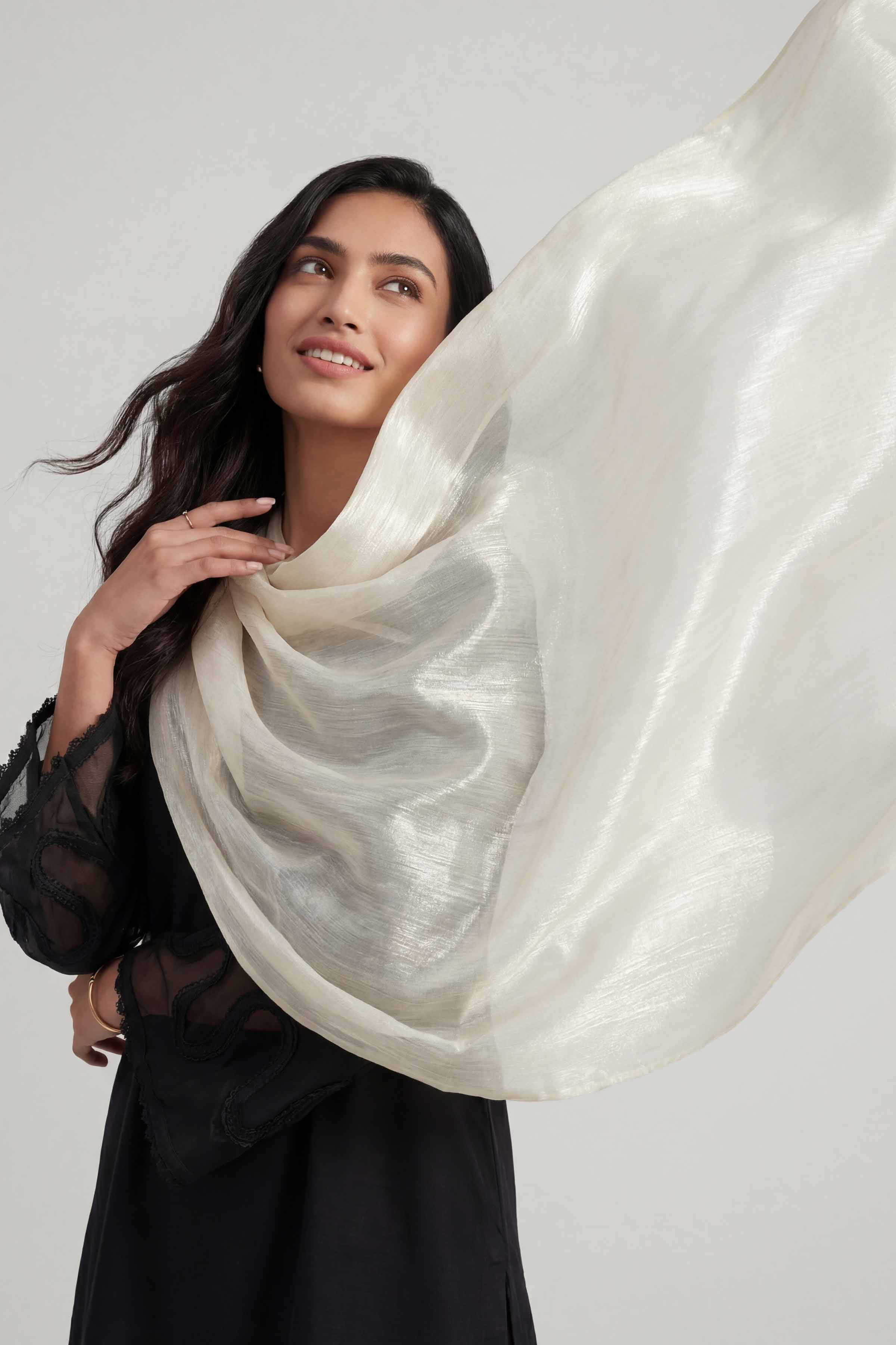 Off White Women Scarf - 447812107