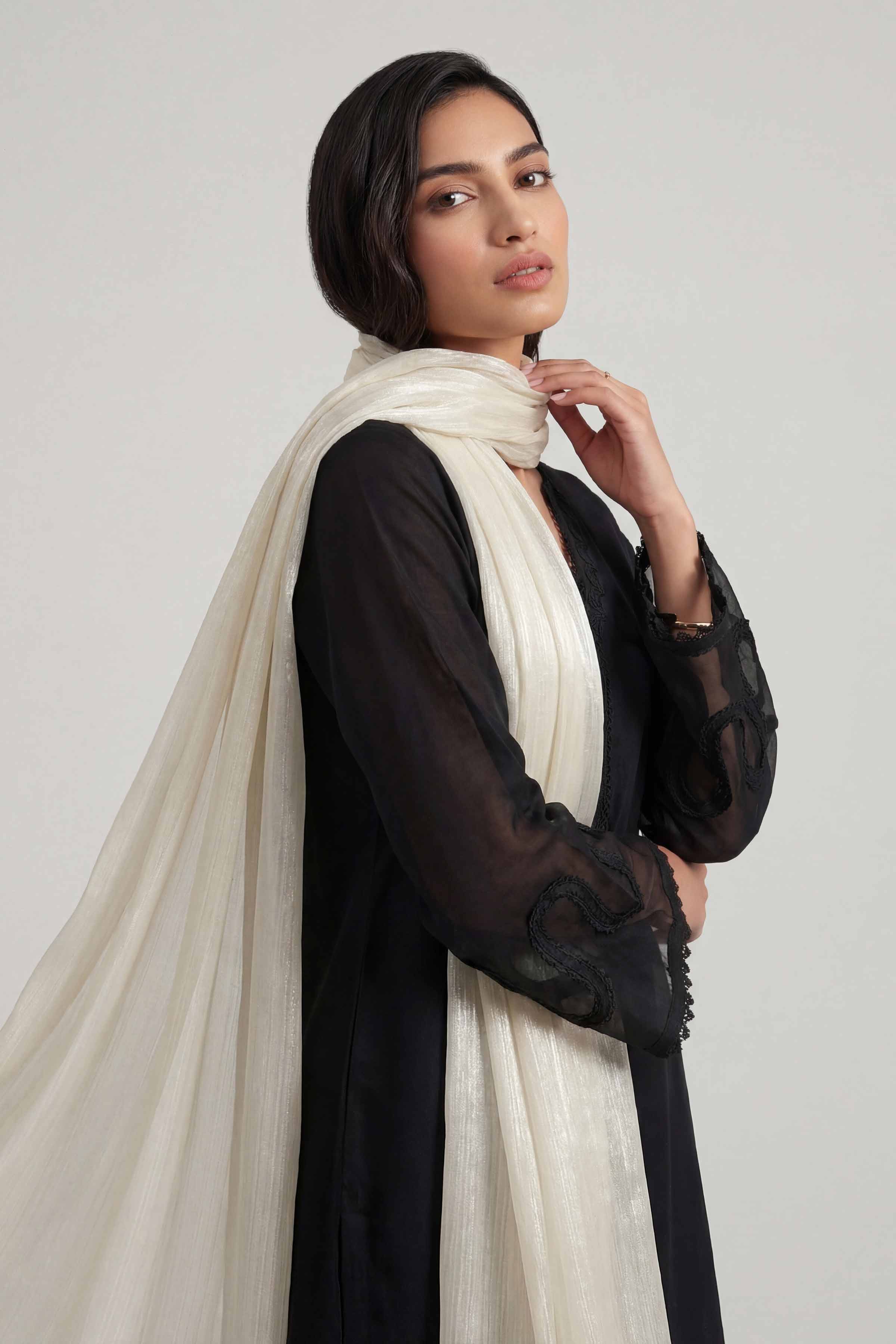 Off White Women Scarf - 447812107