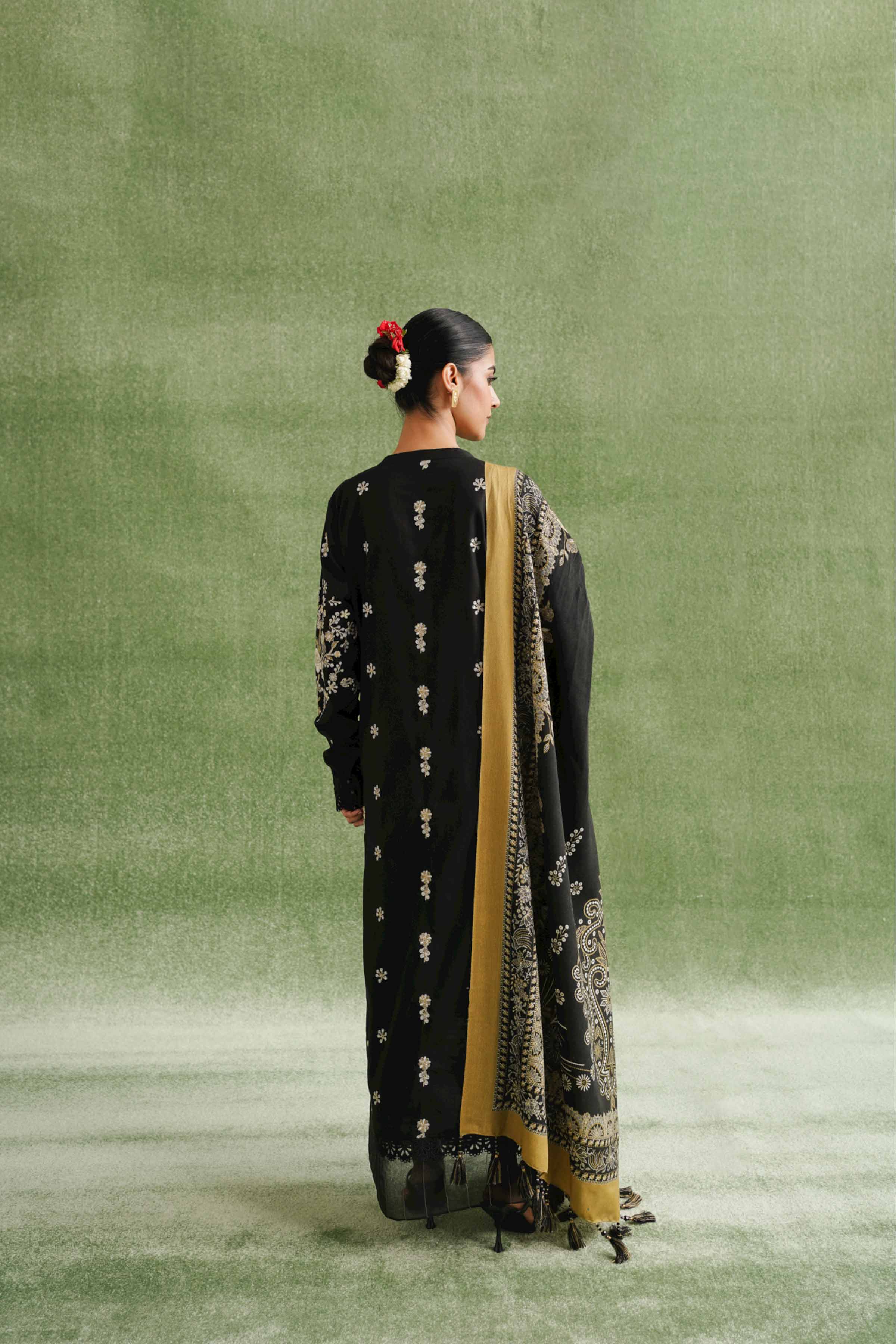 3 Piece - Embroidered Suit - 42404287