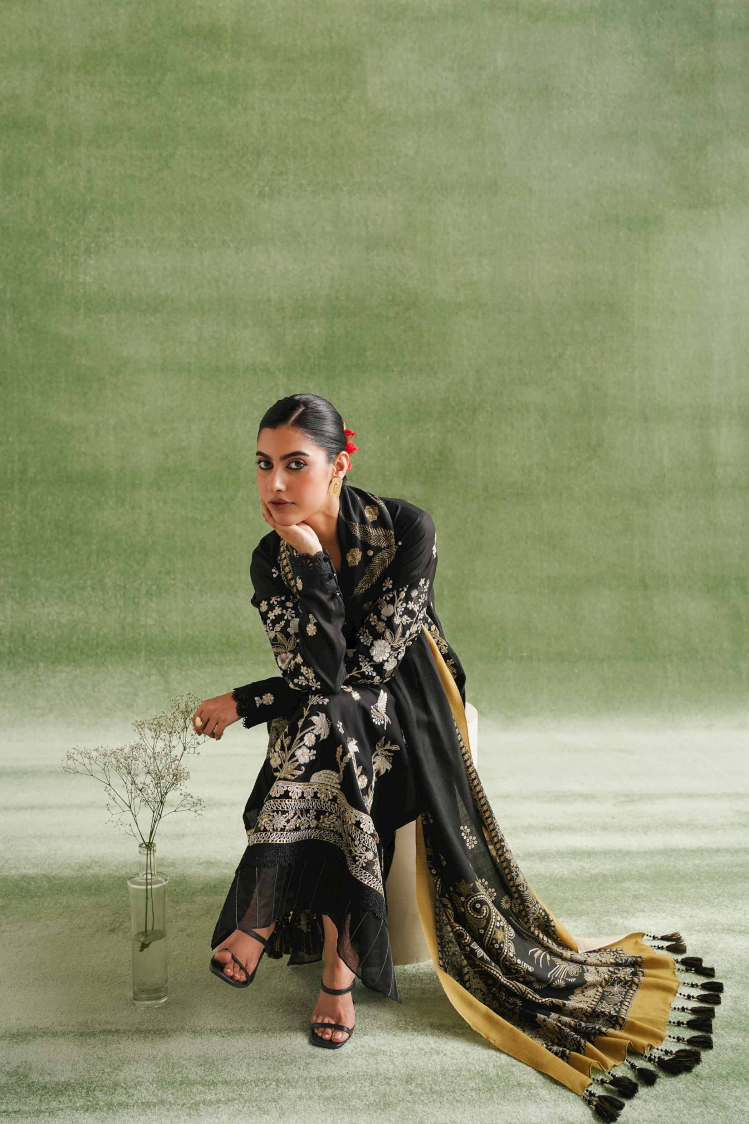 3 Piece - Embroidered Suit - 42404287