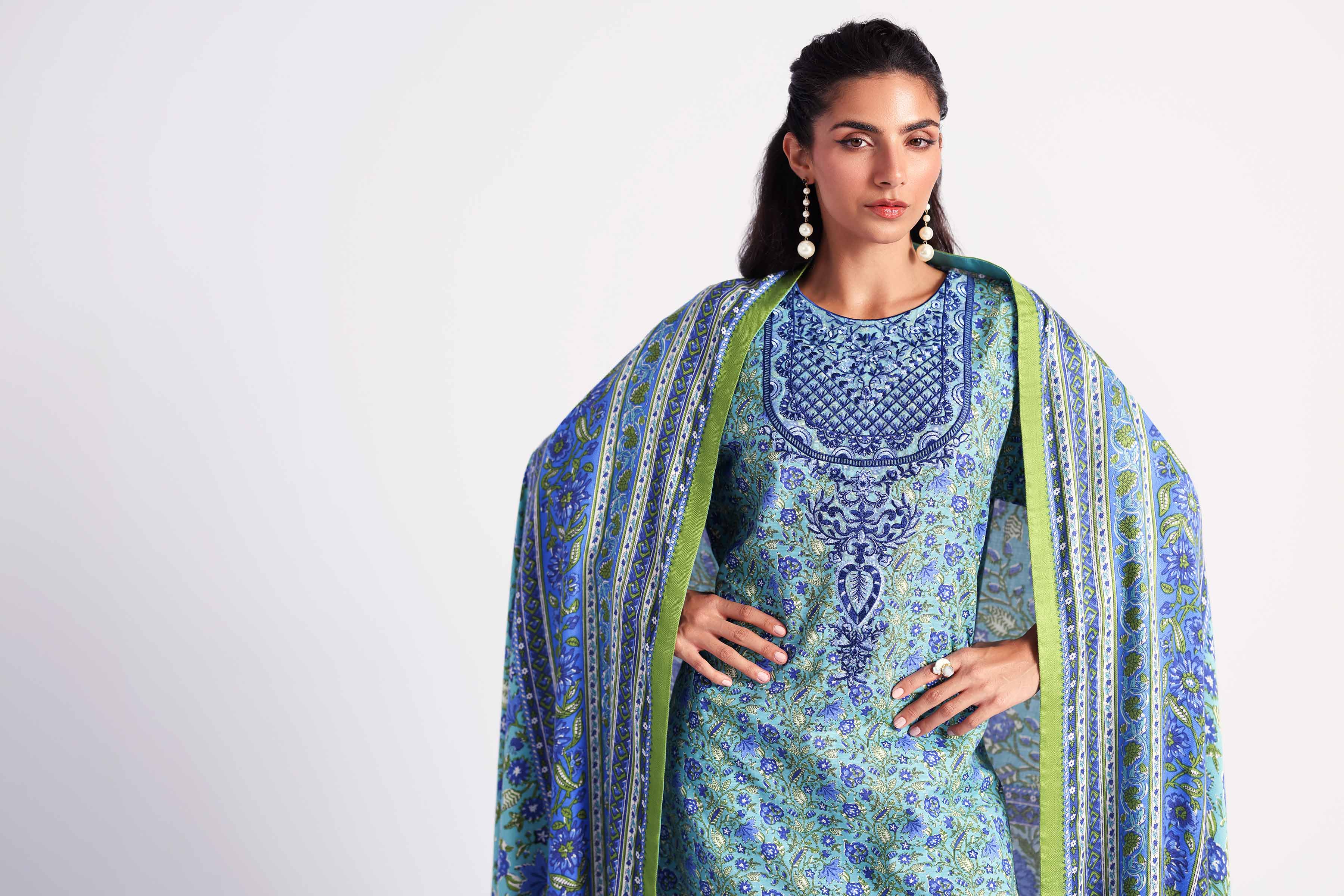 2 Piece - Printed Embroidered Suit - 42404453