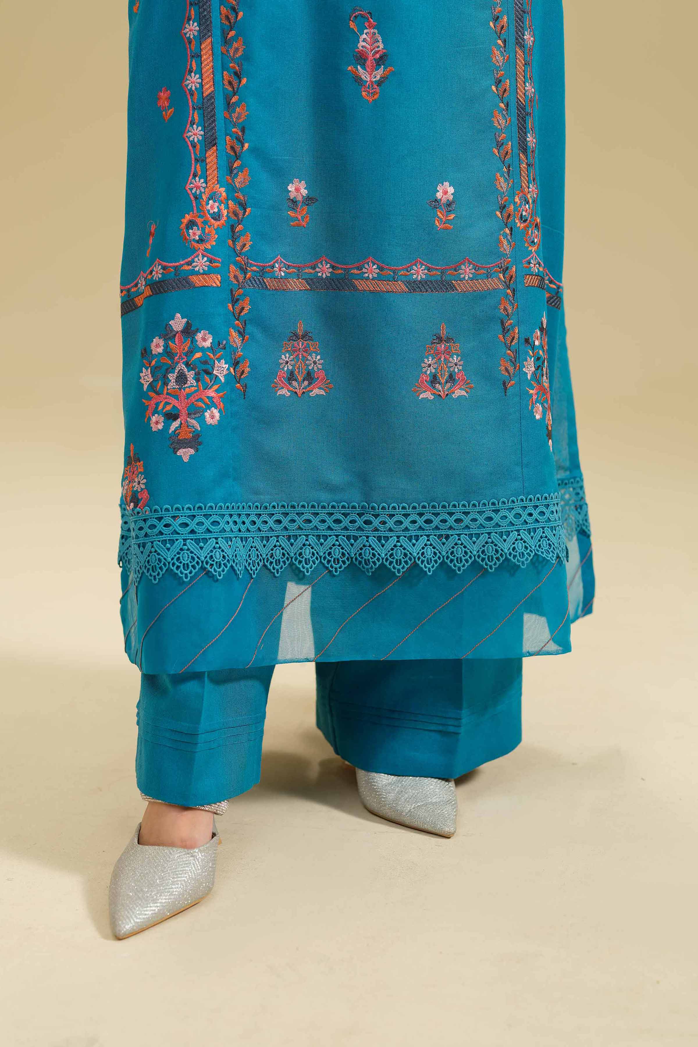 3 Piece - Embroidered Suit - 42404515