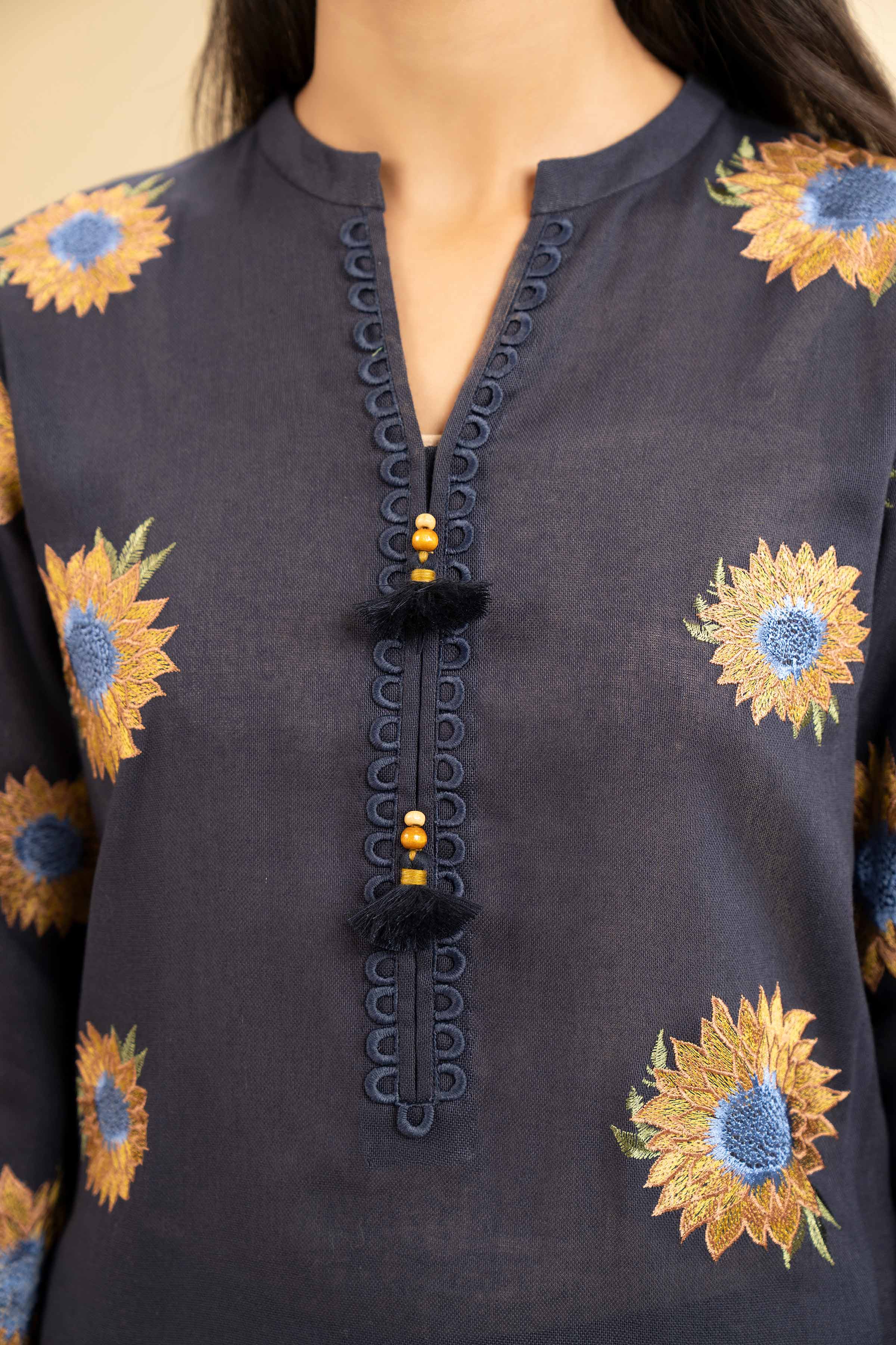 3 Piece - Embroidered Suit - 42404554