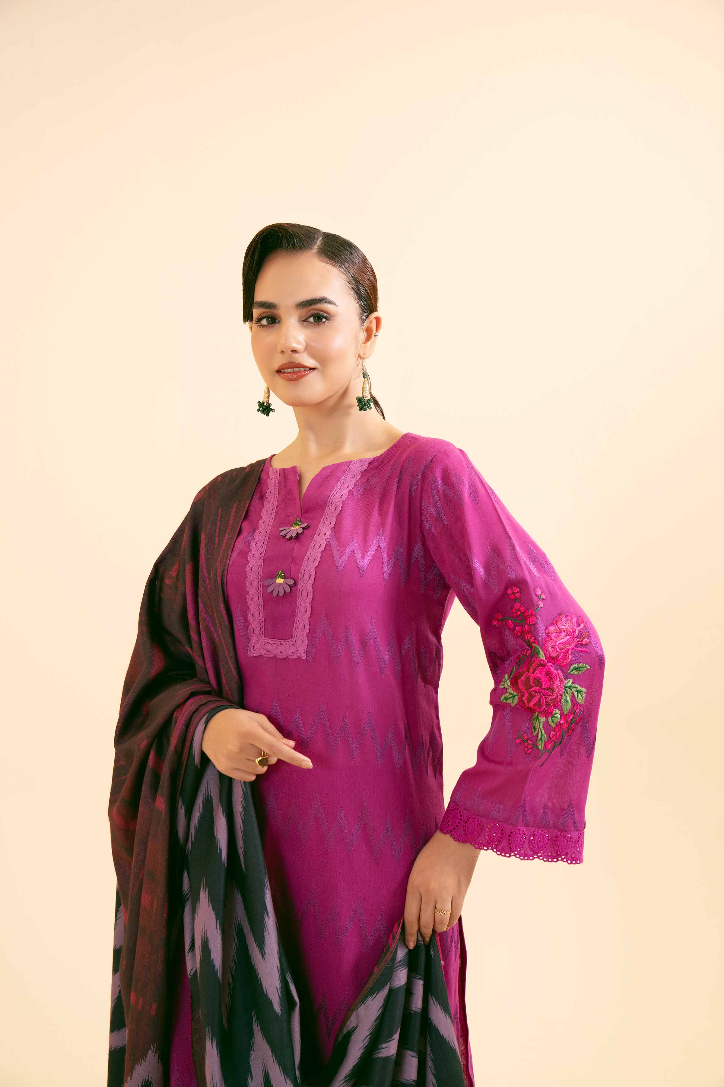 3 Piece - Embroidered Suit - 42404560