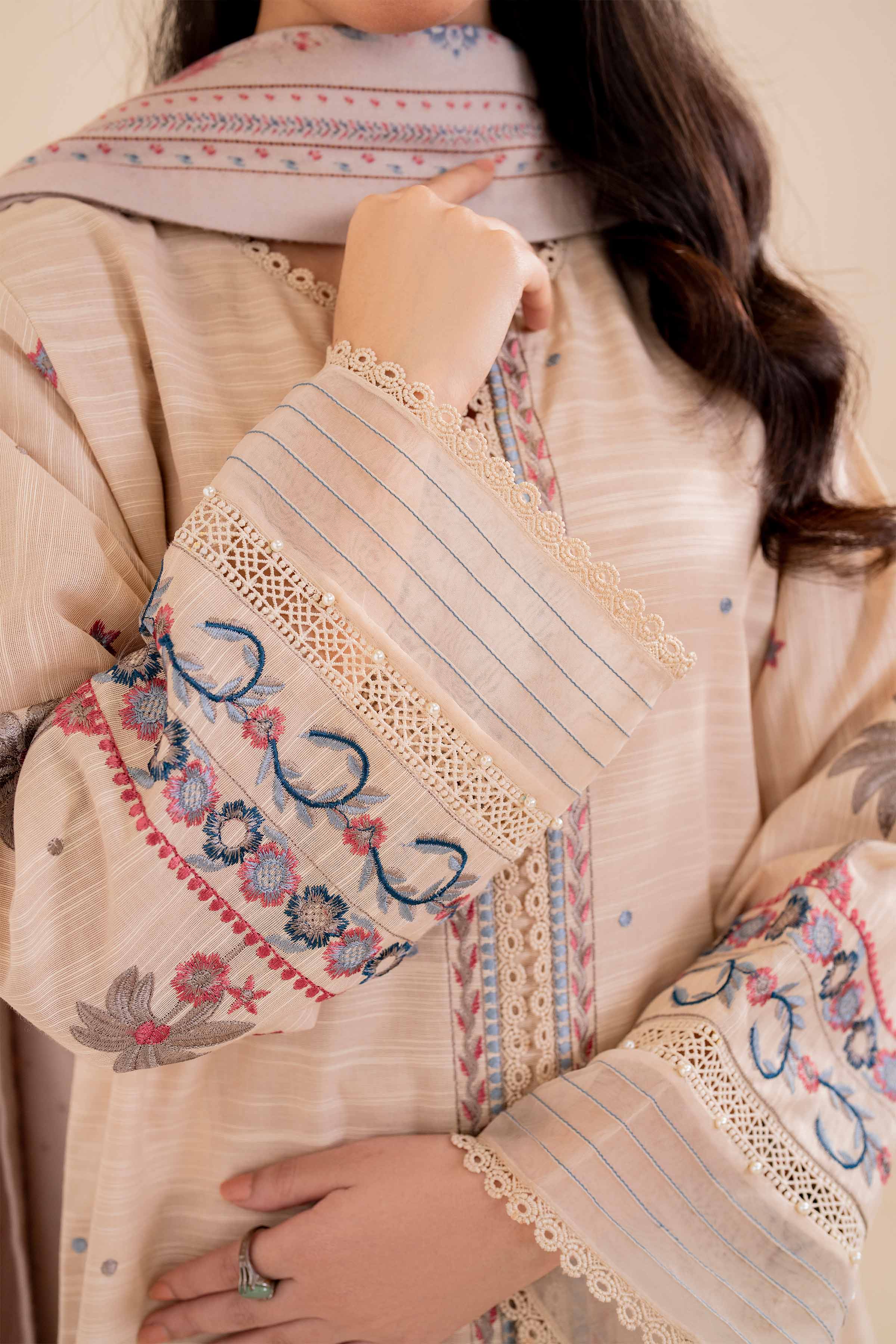 3 Piece - Embroidered Suit - 42404607