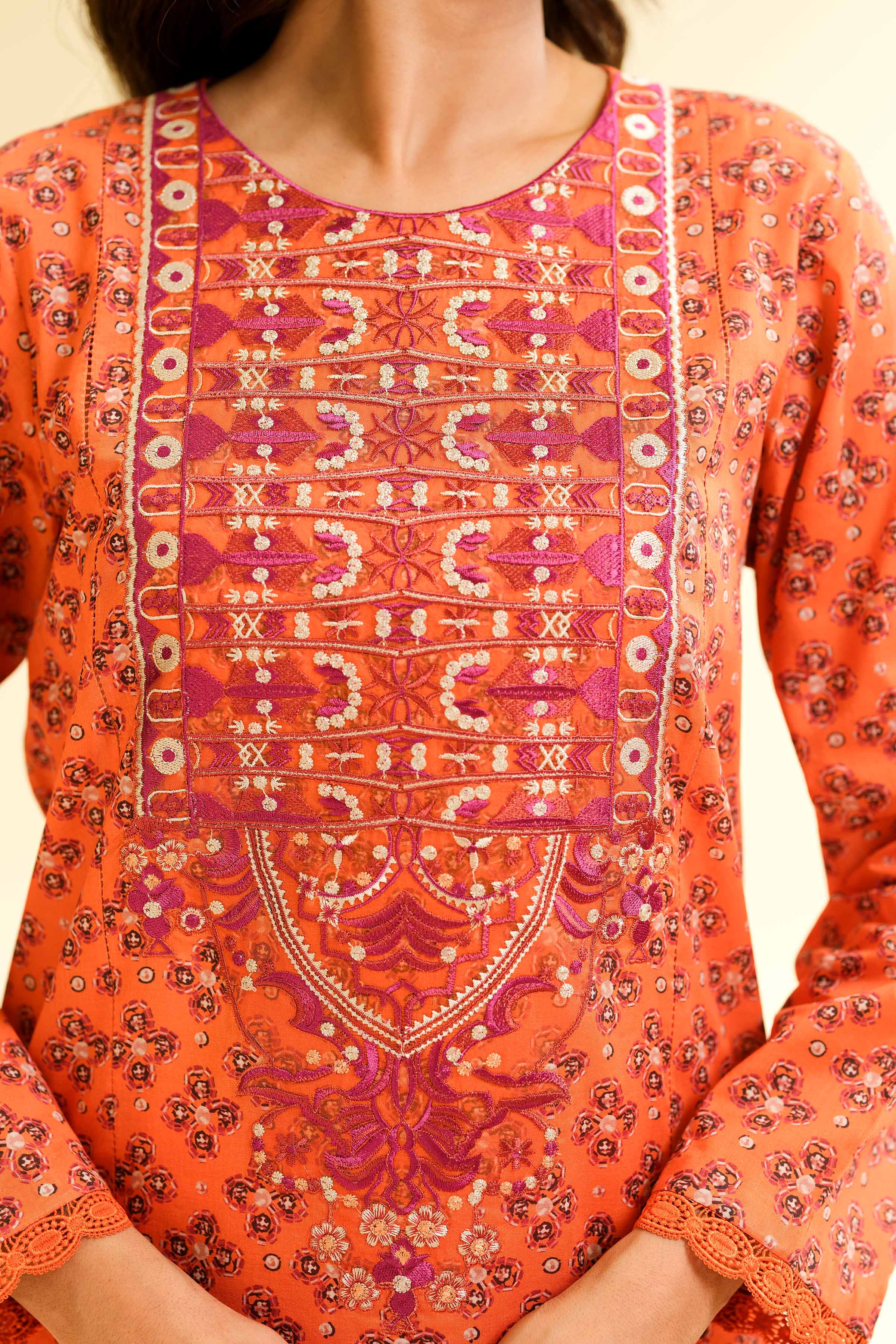 2 Piece - Printed Embroidered Suit - 42501164