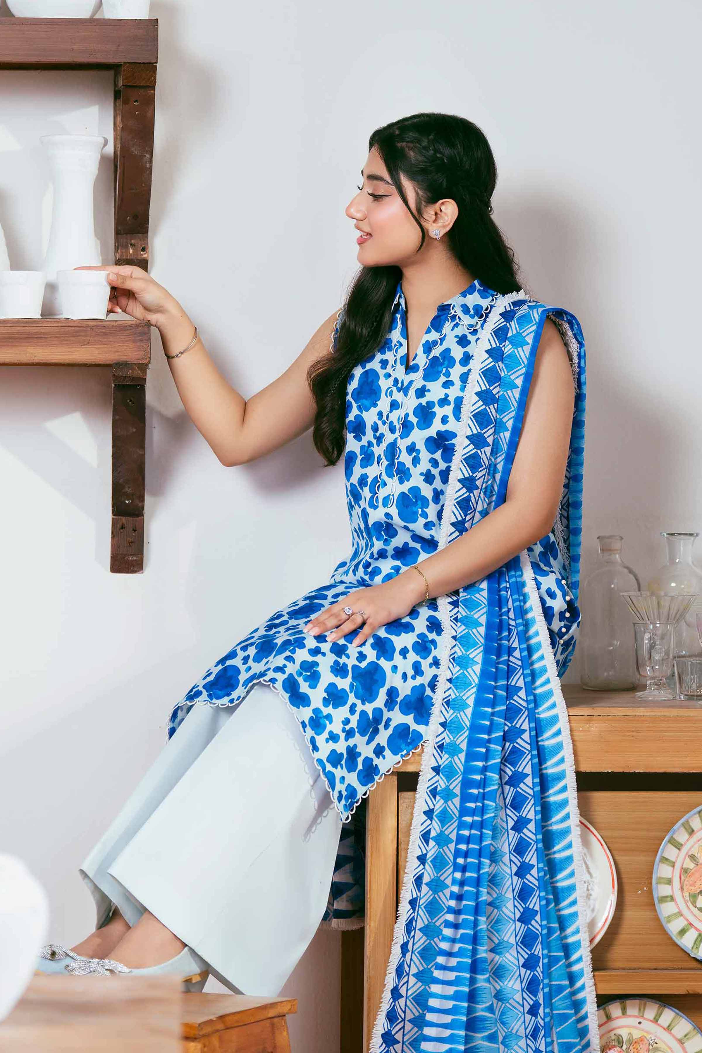 NISHATUAE - Blue Printed Lawn 3-piece Unstitched Suit