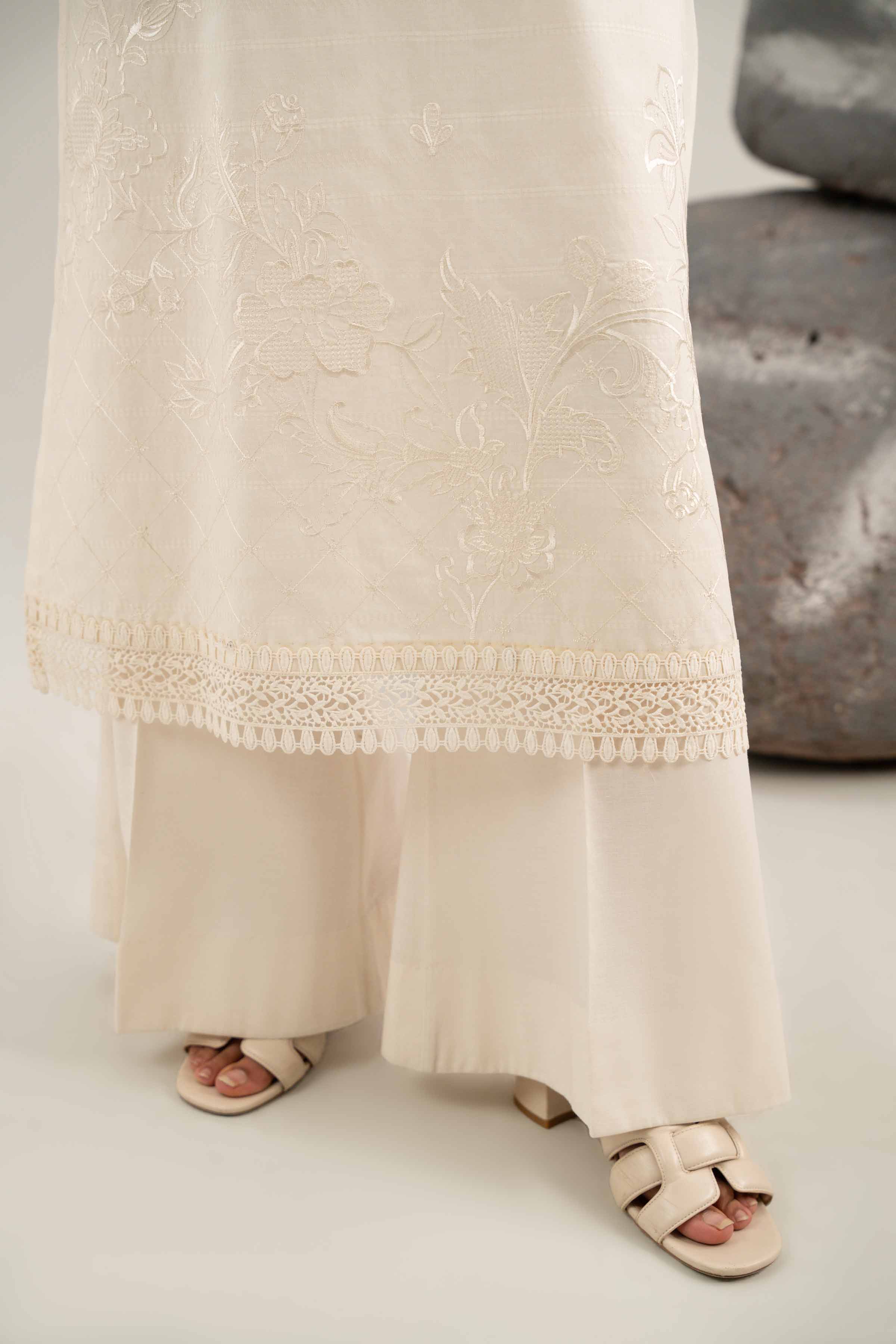 2 Piece - Embroidered Suit - 42501994