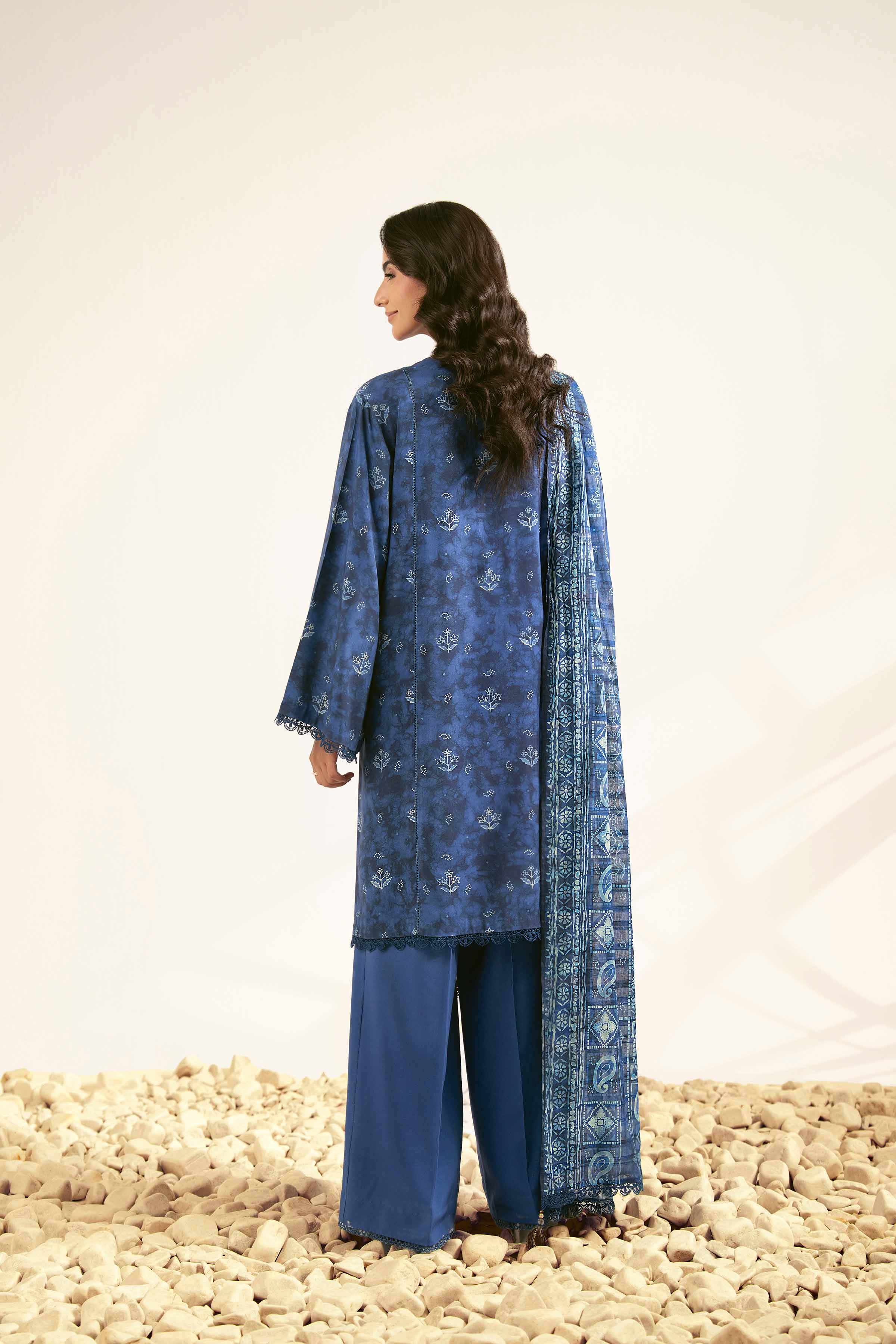 NISHATUAE - Blue Printed Lawn 3-piece Unstitched Suit