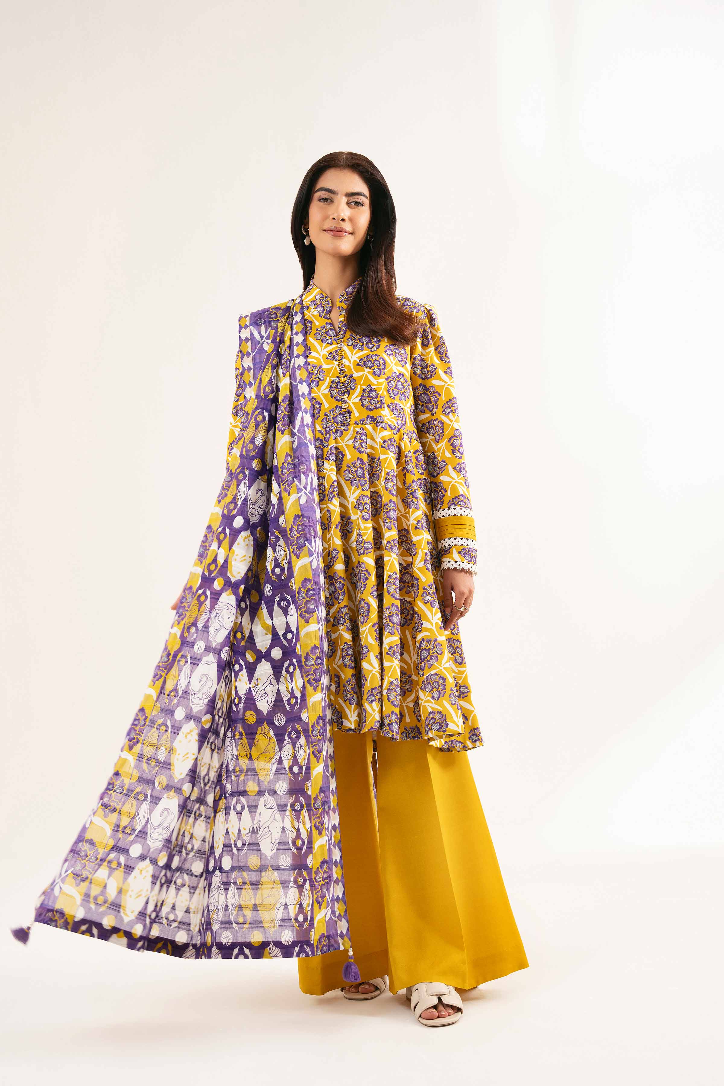 NISHATUAE - Gold Printed Lawn 3-piece Unstitched Suit
