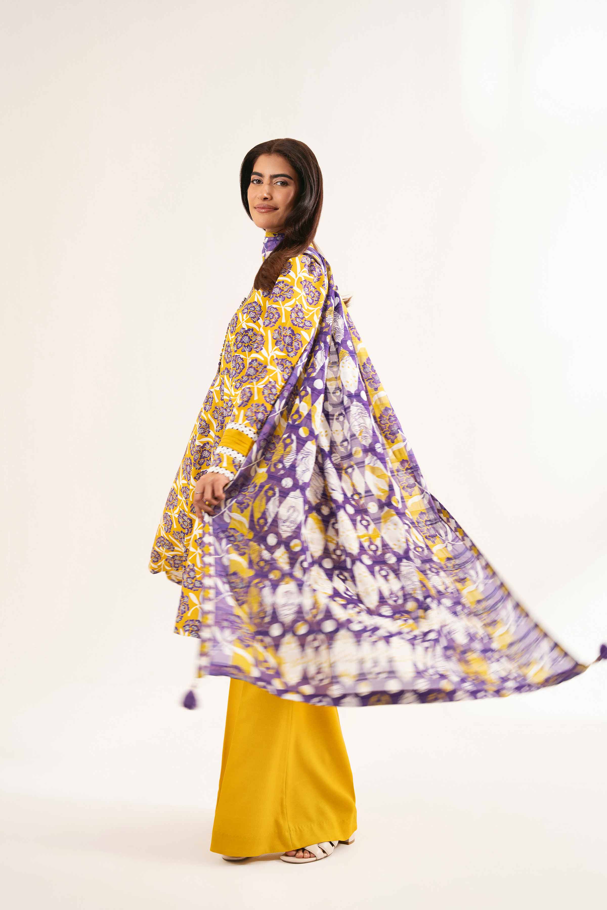 NISHATUAE - Gold Printed Lawn 3-piece Unstitched Suit