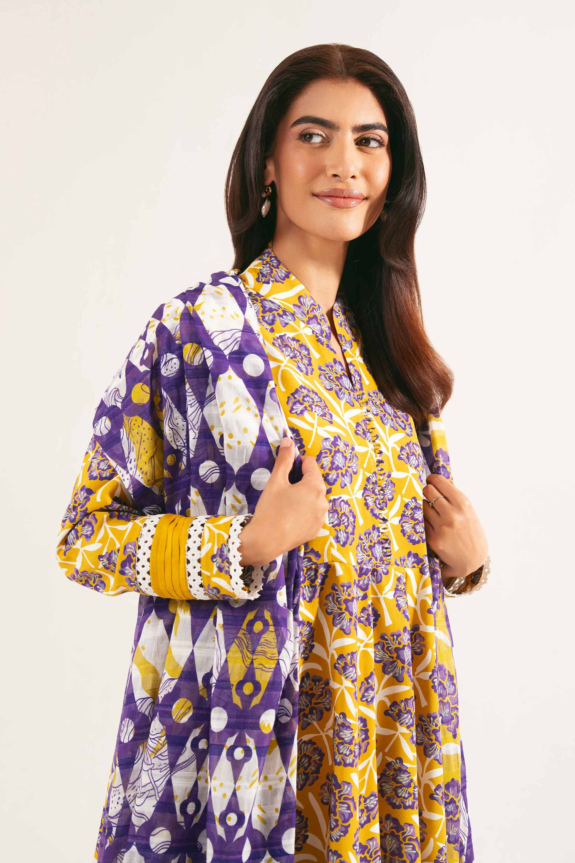 NISHATUAE - Gold Printed Lawn 3-piece Unstitched Suit