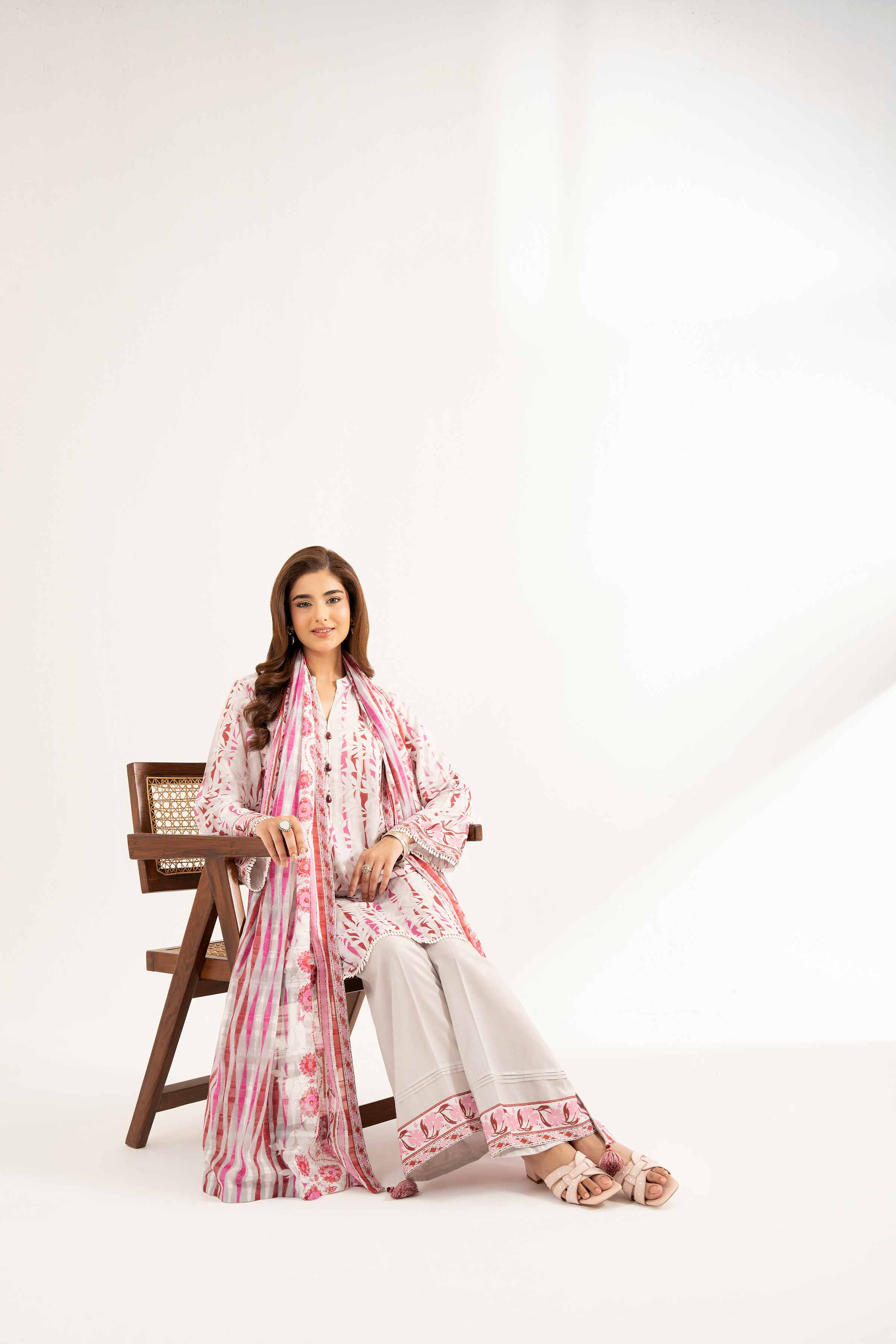 NISHATUAE - White Printed Lawn 3-piece Unstitched Suit