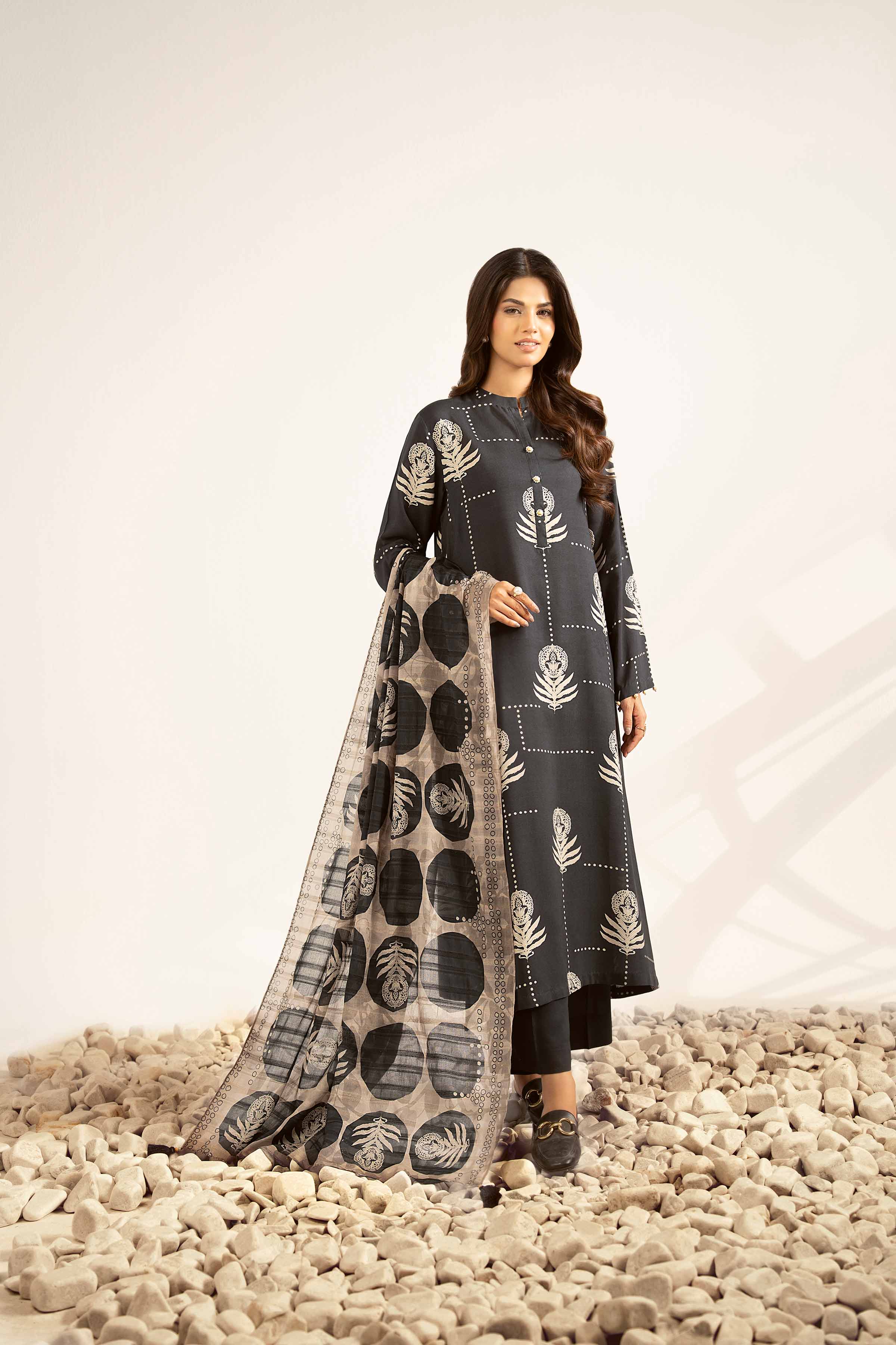 NISHATUAE - Black Printed Lawn 3-piece Unstitched Suit