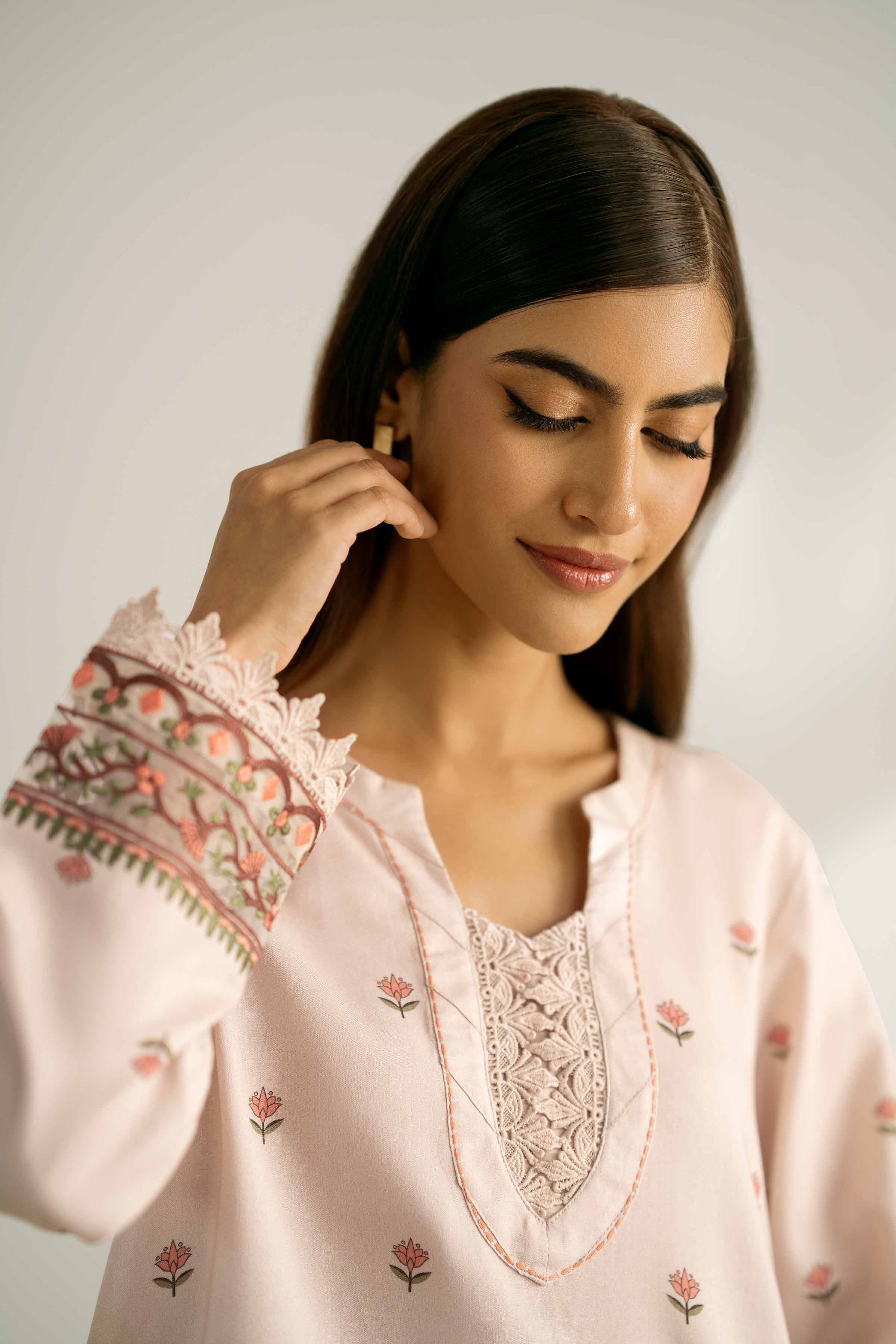 NISHATUAE - Beige Embroidered Linen 3-piece Unstitched Suit