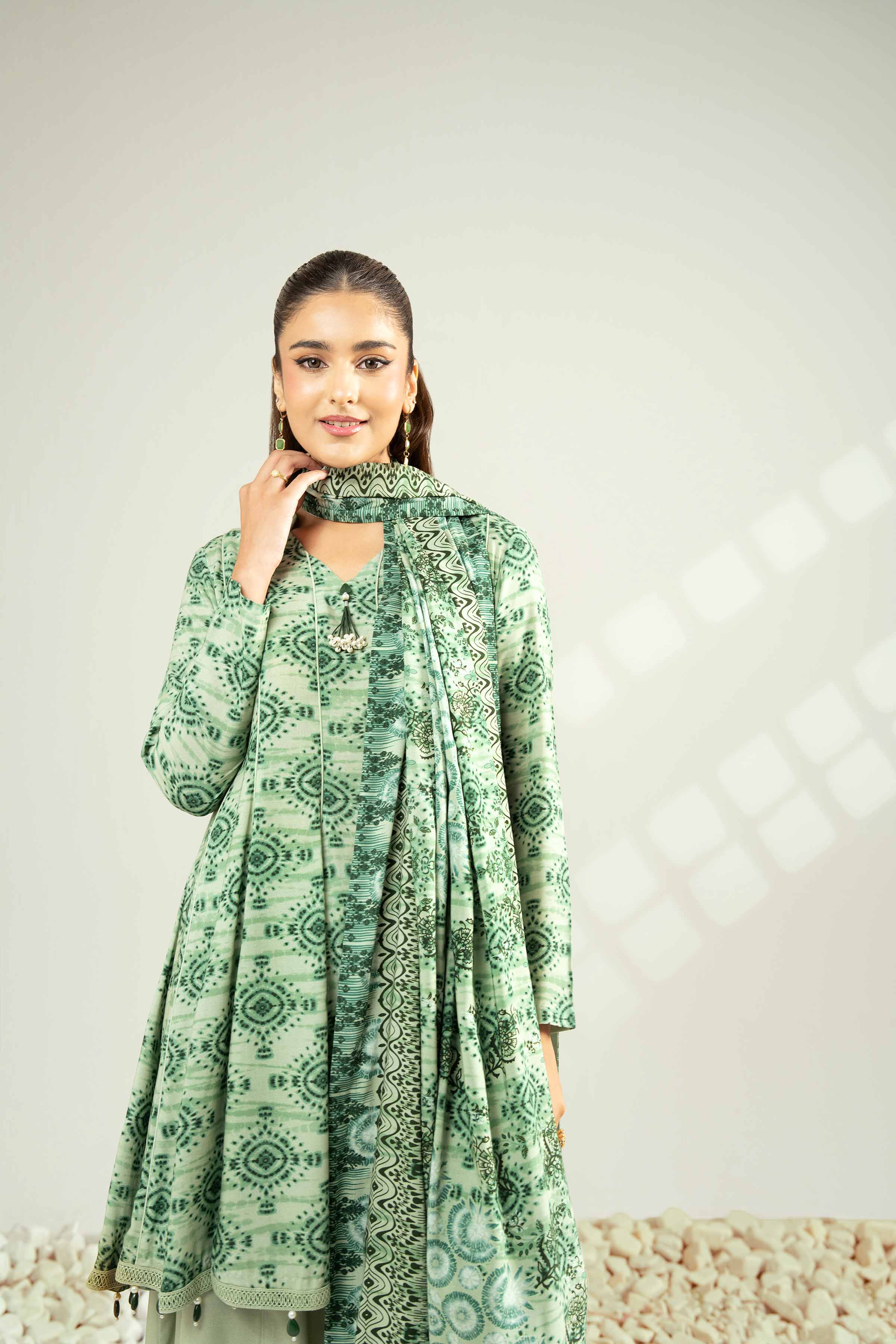 NISHATUAE - Green Printed Linen 3-piece Unstitched Suit