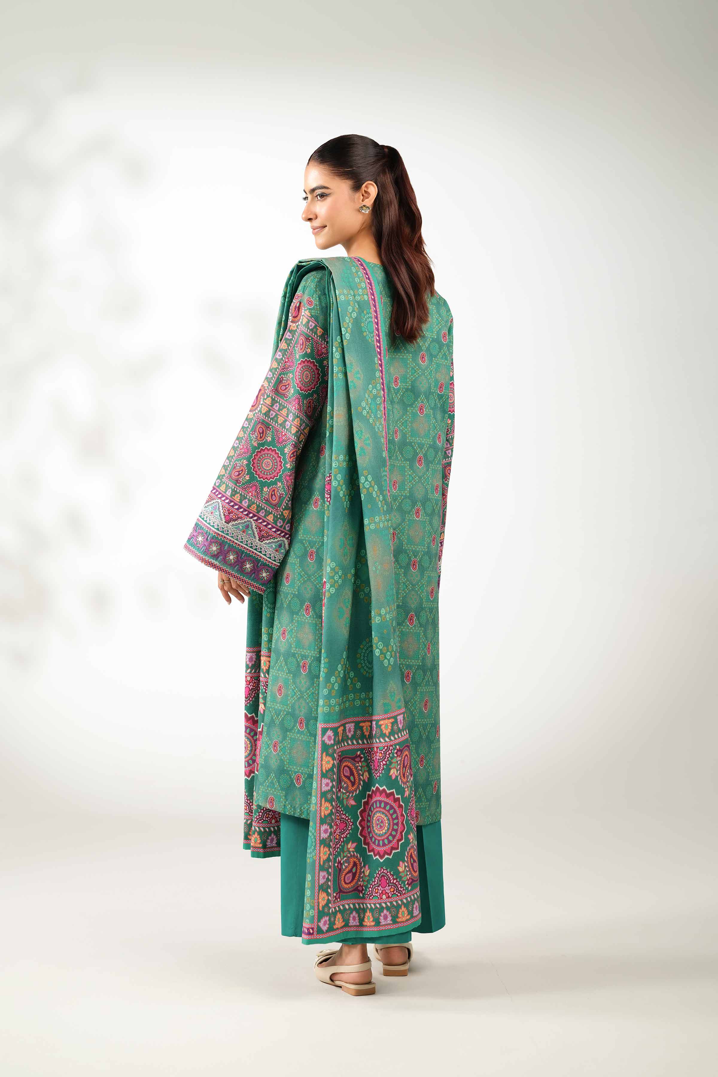 NISHATUAE - Green Embroidered Jacquard 3-piece Unstitched Suit