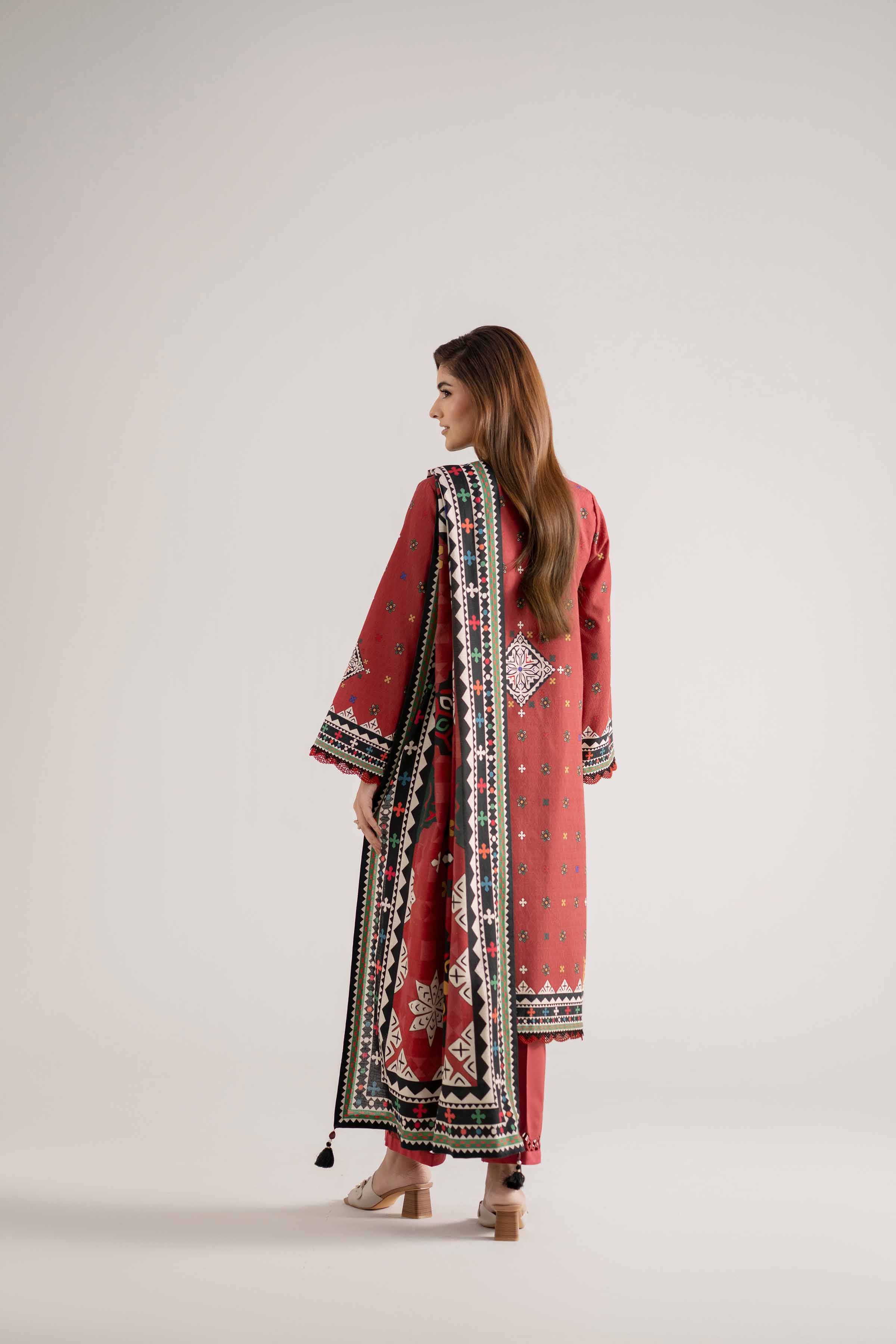 NISHATUAE - Pink Embroidered Jacquard 3-piece Unstitched Suit