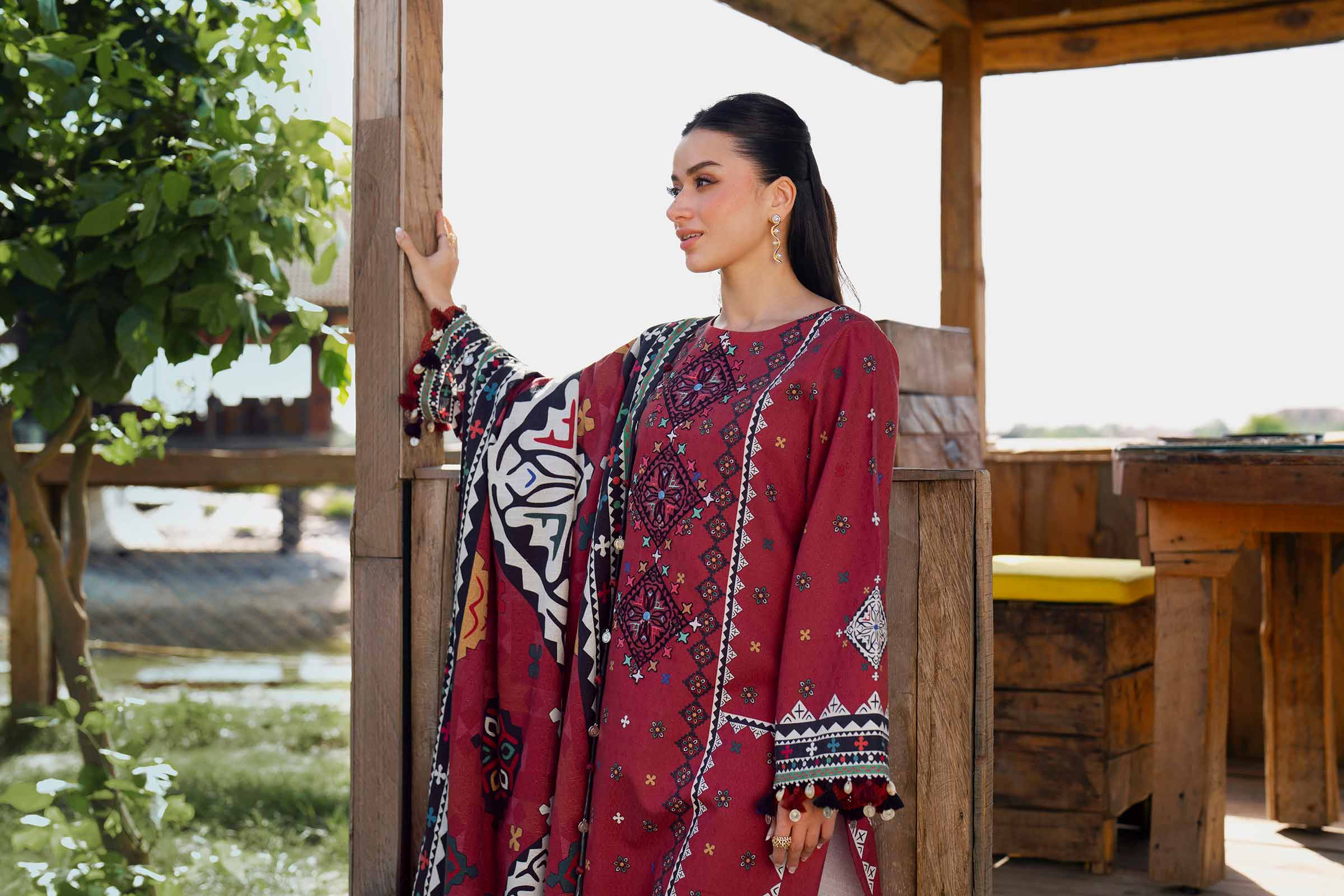 NISHATUAE - Pink Embroidered Jacquard 3-piece Unstitched Suit