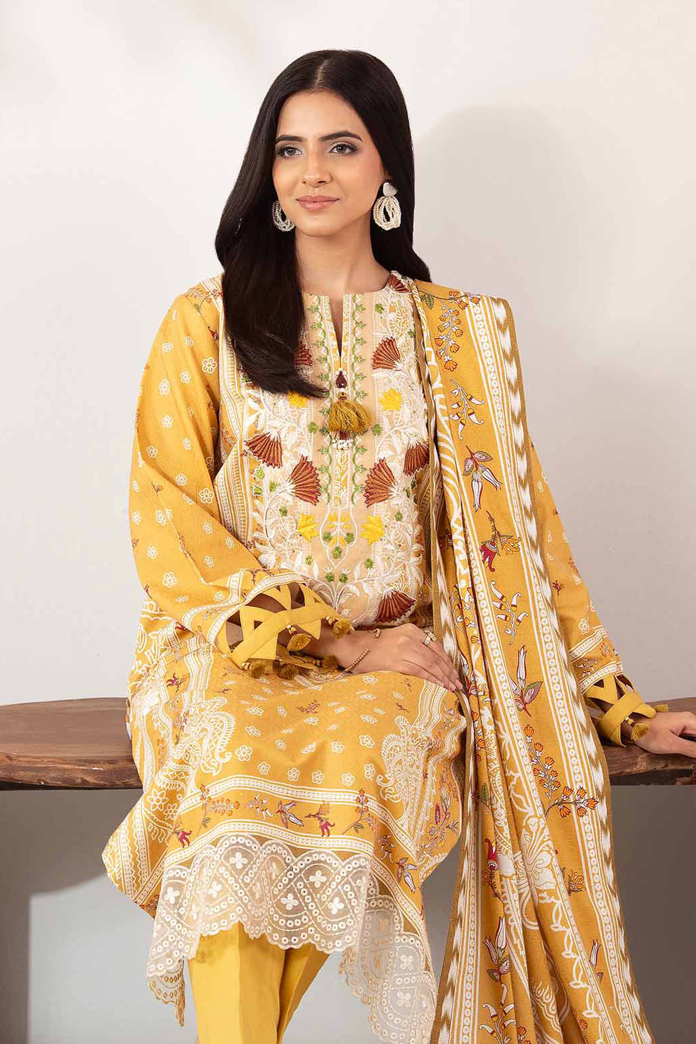 NISHATUAE - Gold Embroidered Jacquard 3-piece Unstitched Suit