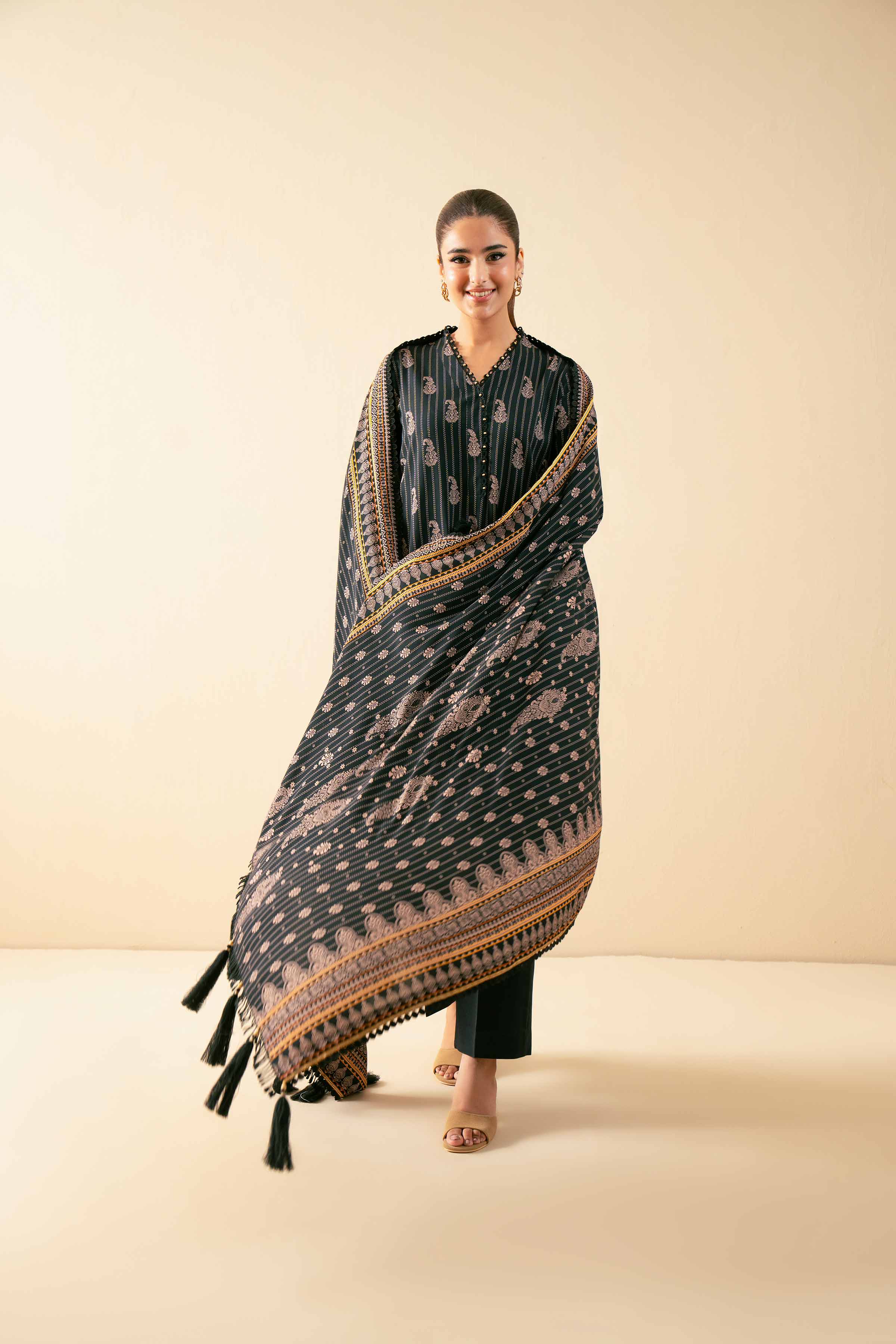 NISHATUAE - Black Embroidered Linen 3-piece Unstitched Suit