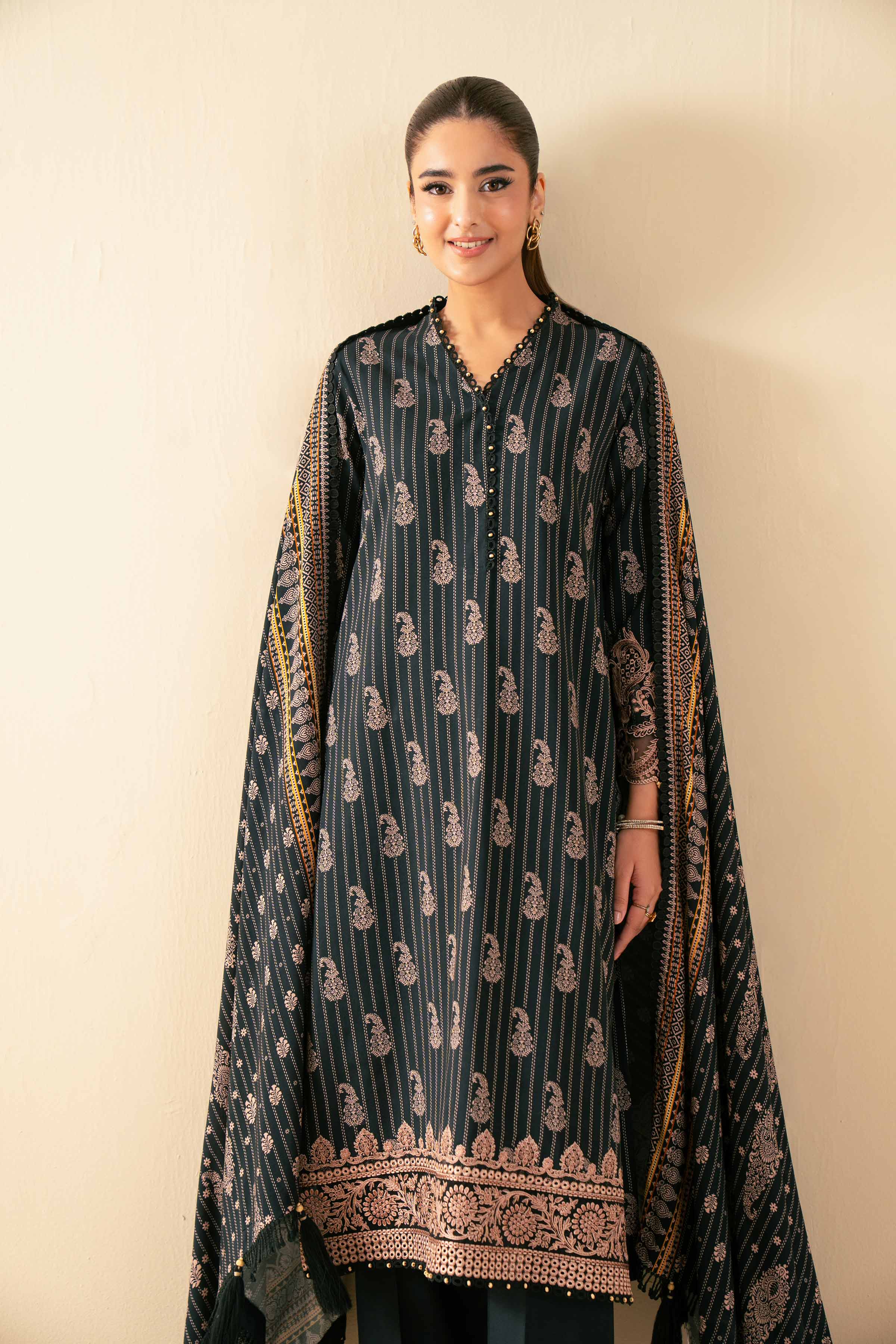 NISHATUAE - Black Embroidered Linen 3-piece Unstitched Suit