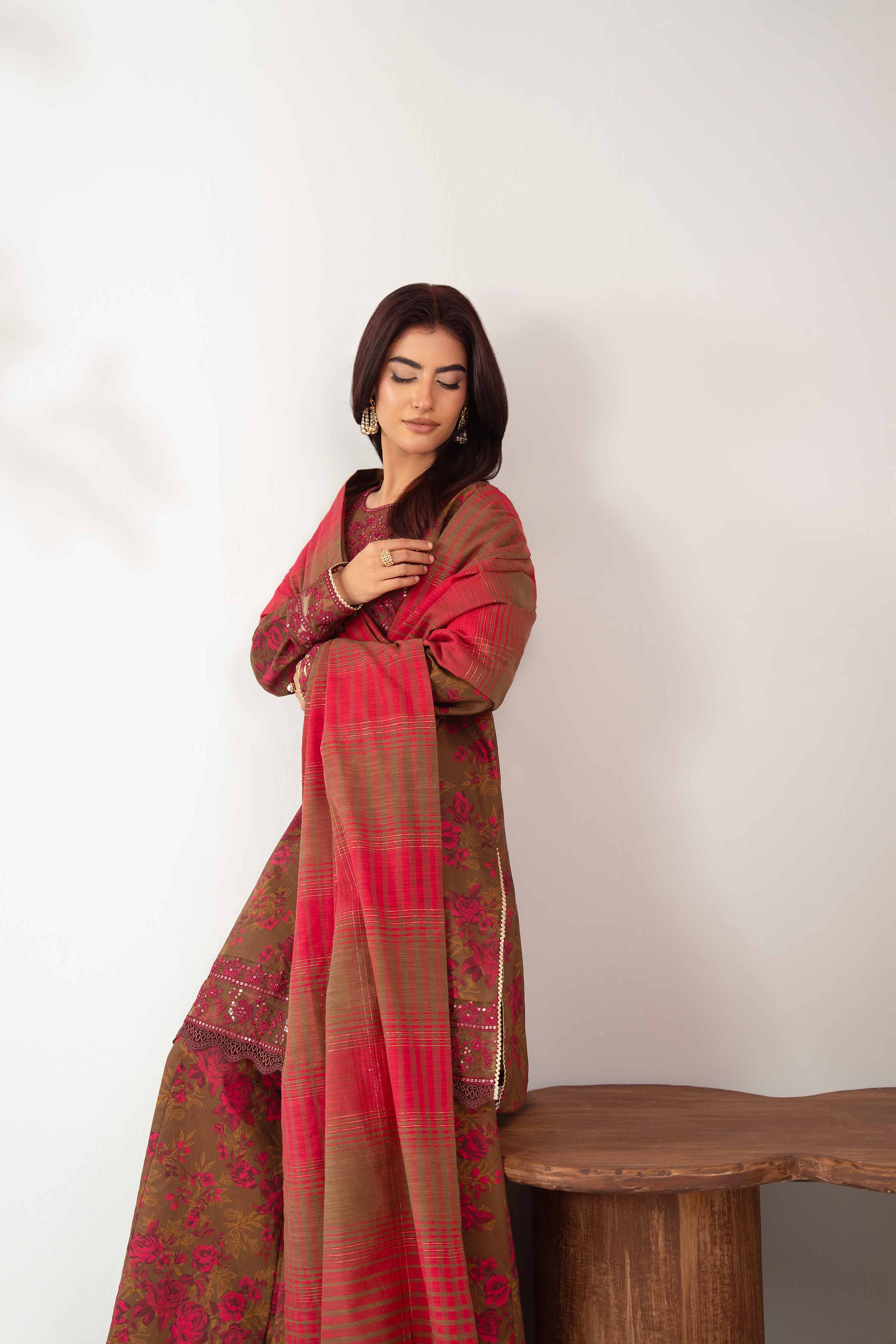 NISHATUAE - Fuchsia Embroidered Cotton 3-piece Unstitched Suit