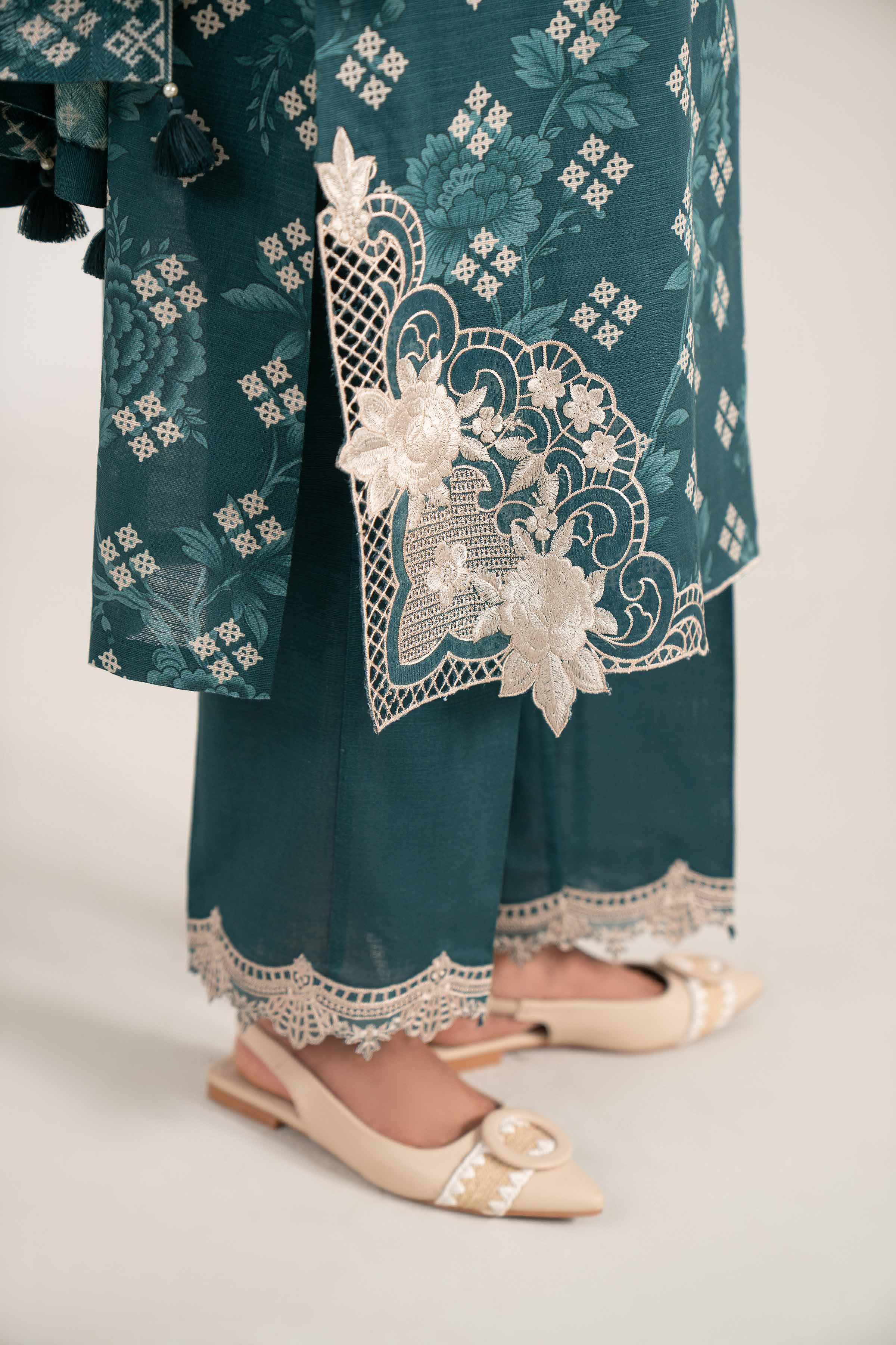 NISHATUAE - Teal Embroidered Khaddar 3-piece Unstitched Suit