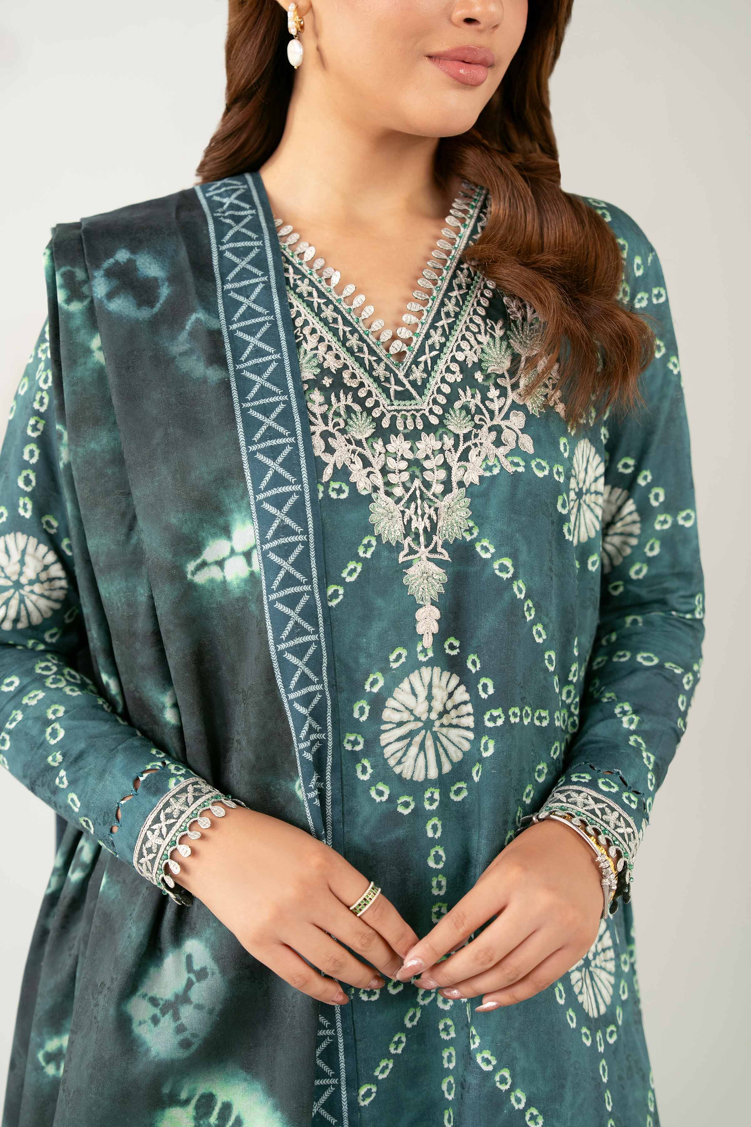NISHATUAE - Green Embroidered Jacquard 3-piece Unstitched Suit