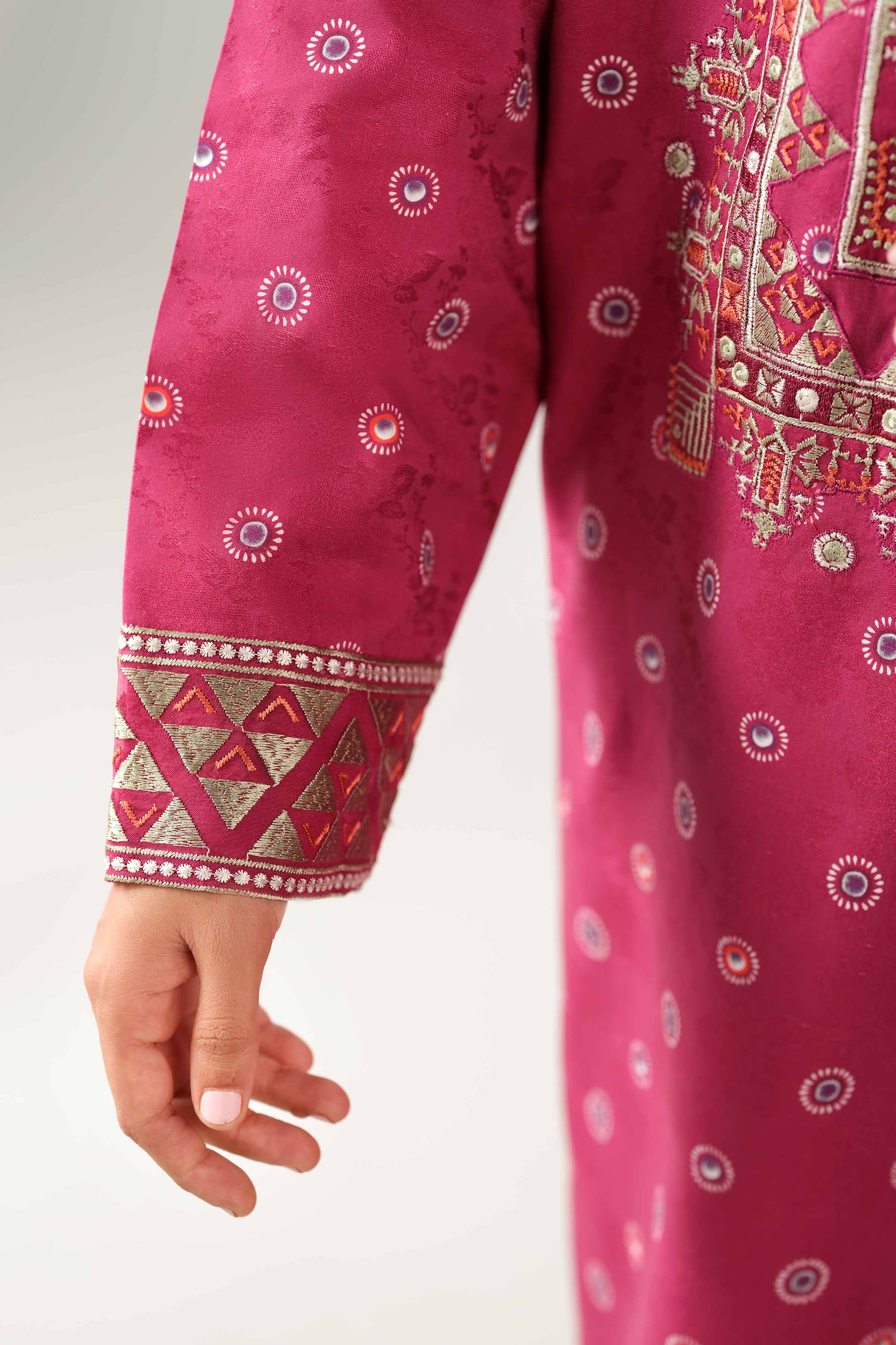 NISHATUAE - Burgundy Embroidered Jacquard 3-piece Unstitched Suit