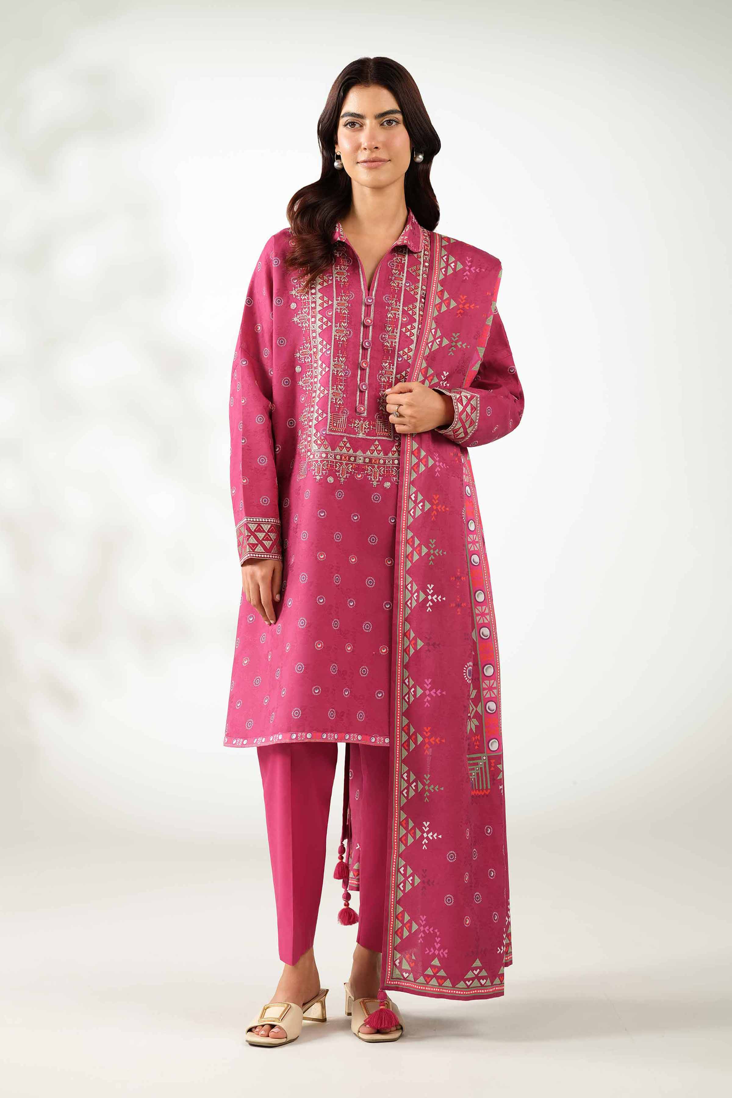 NISHATUAE - Burgundy Embroidered Jacquard 3-piece Unstitched Suit