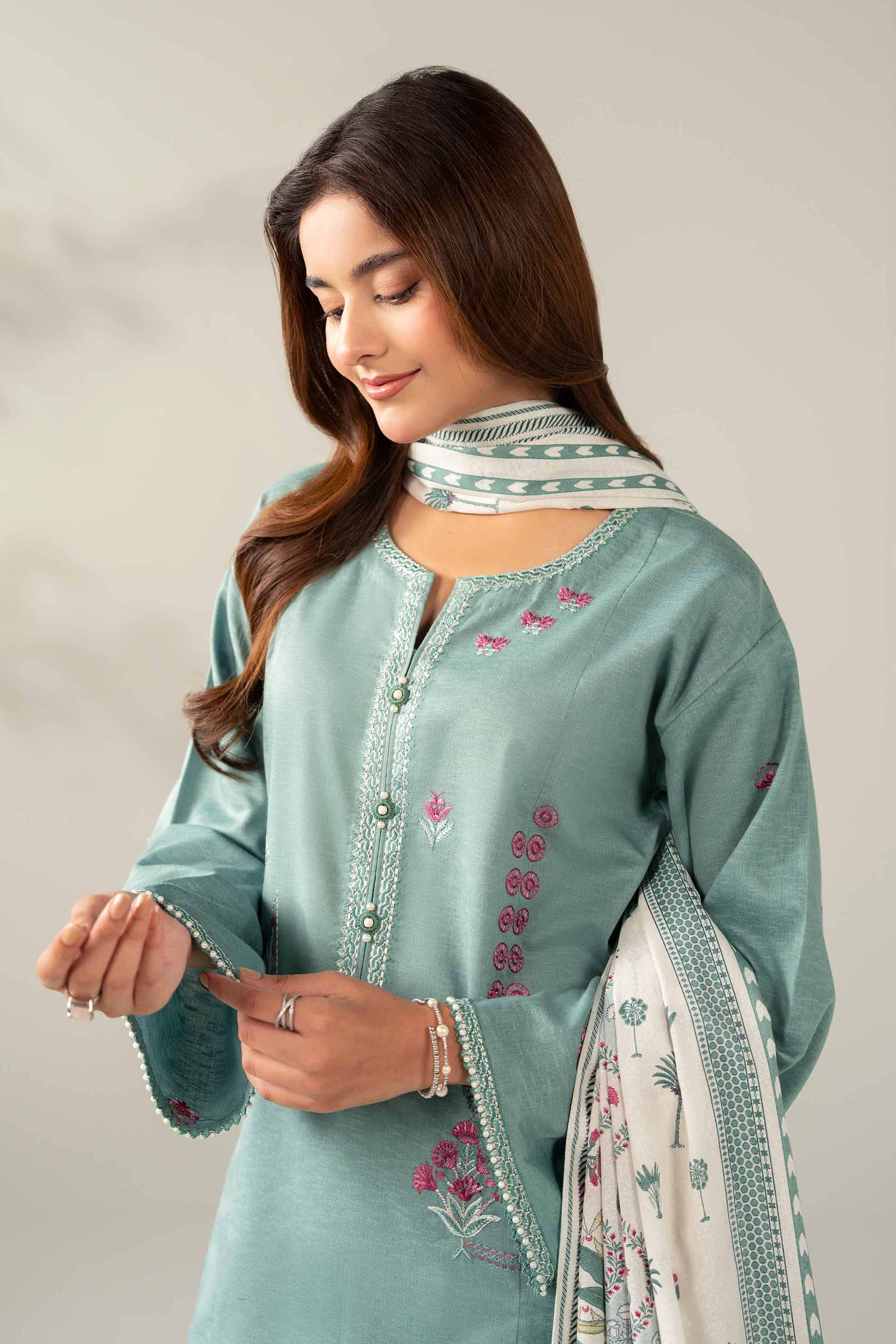 NISHATUAE - Green Embroidered Karandi 3-piece Unstitched Suit