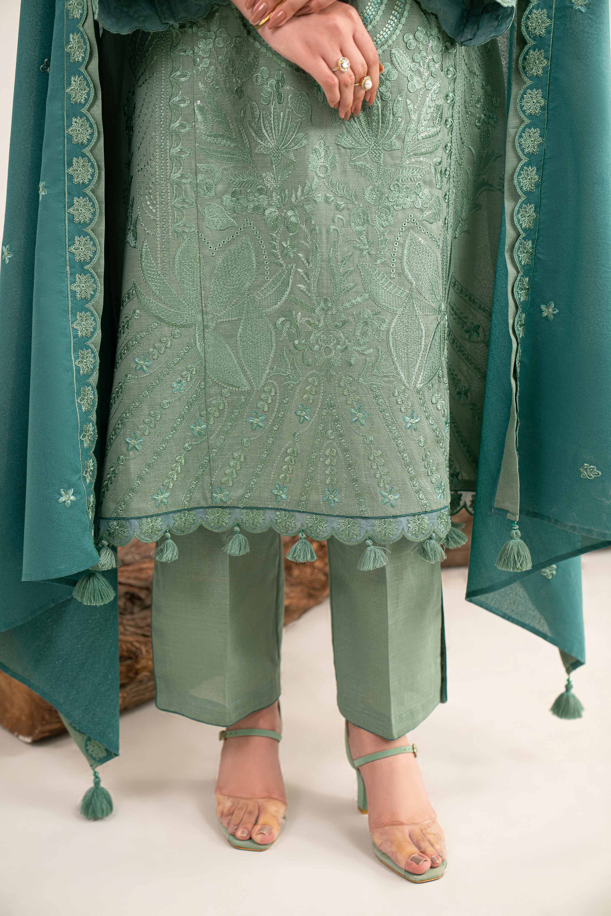 NishatUAE - Green Embroidered Khaddar 3-piece Unstitched Suit