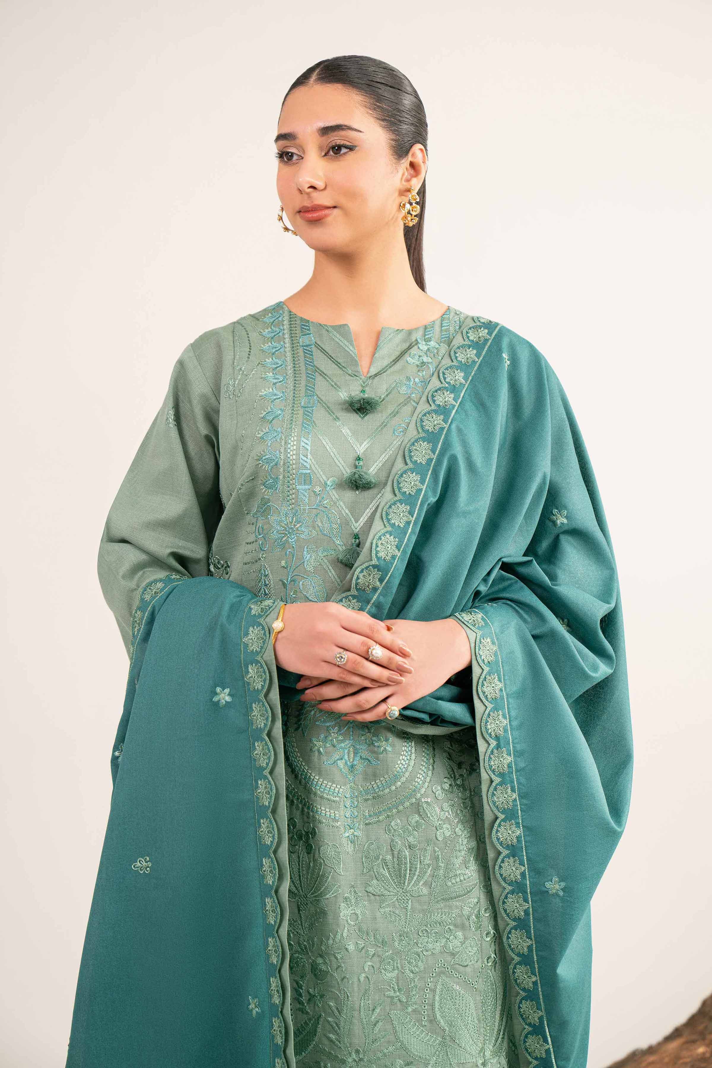 NishatUAE - Green Embroidered Khaddar 3-piece Unstitched Suit