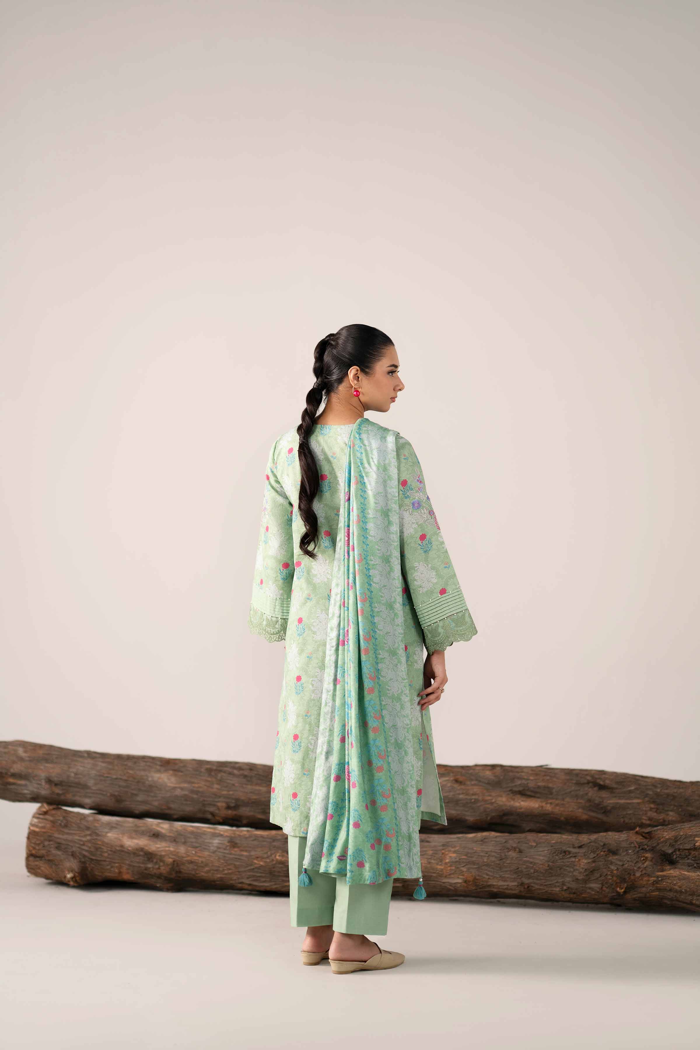 NishatUAE -  Green Embroidered Khaddar 3-piece Unstitched Suit
