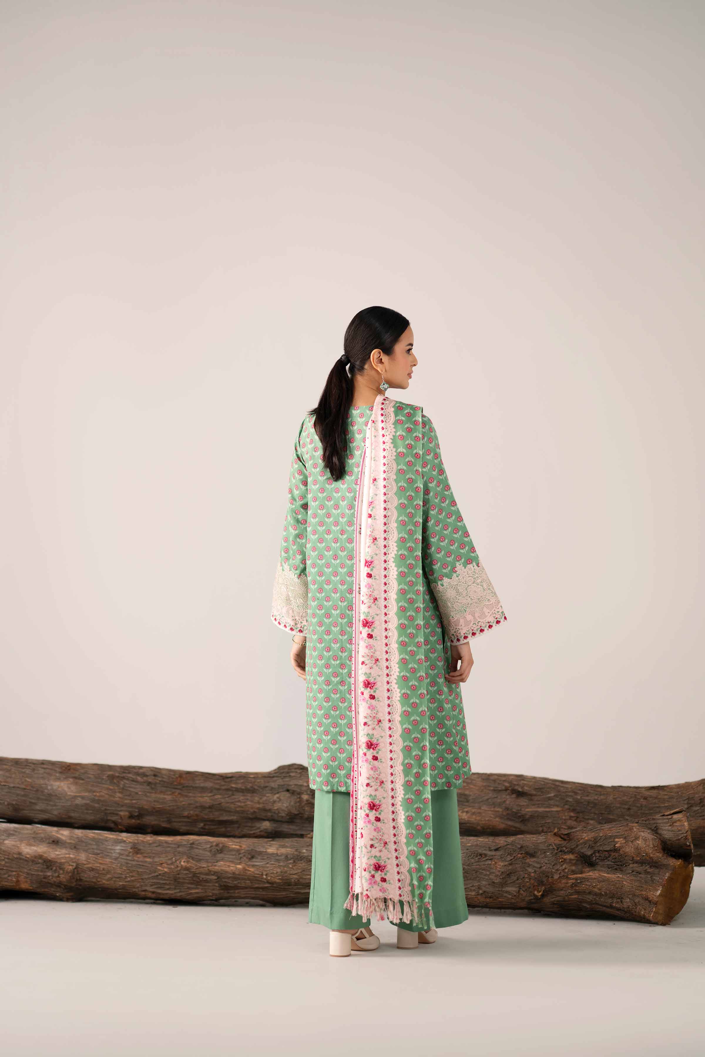 NishatUAE -  Green & Pastel Peach Embroidered Khaddar 3-piece Unstitched Suit
