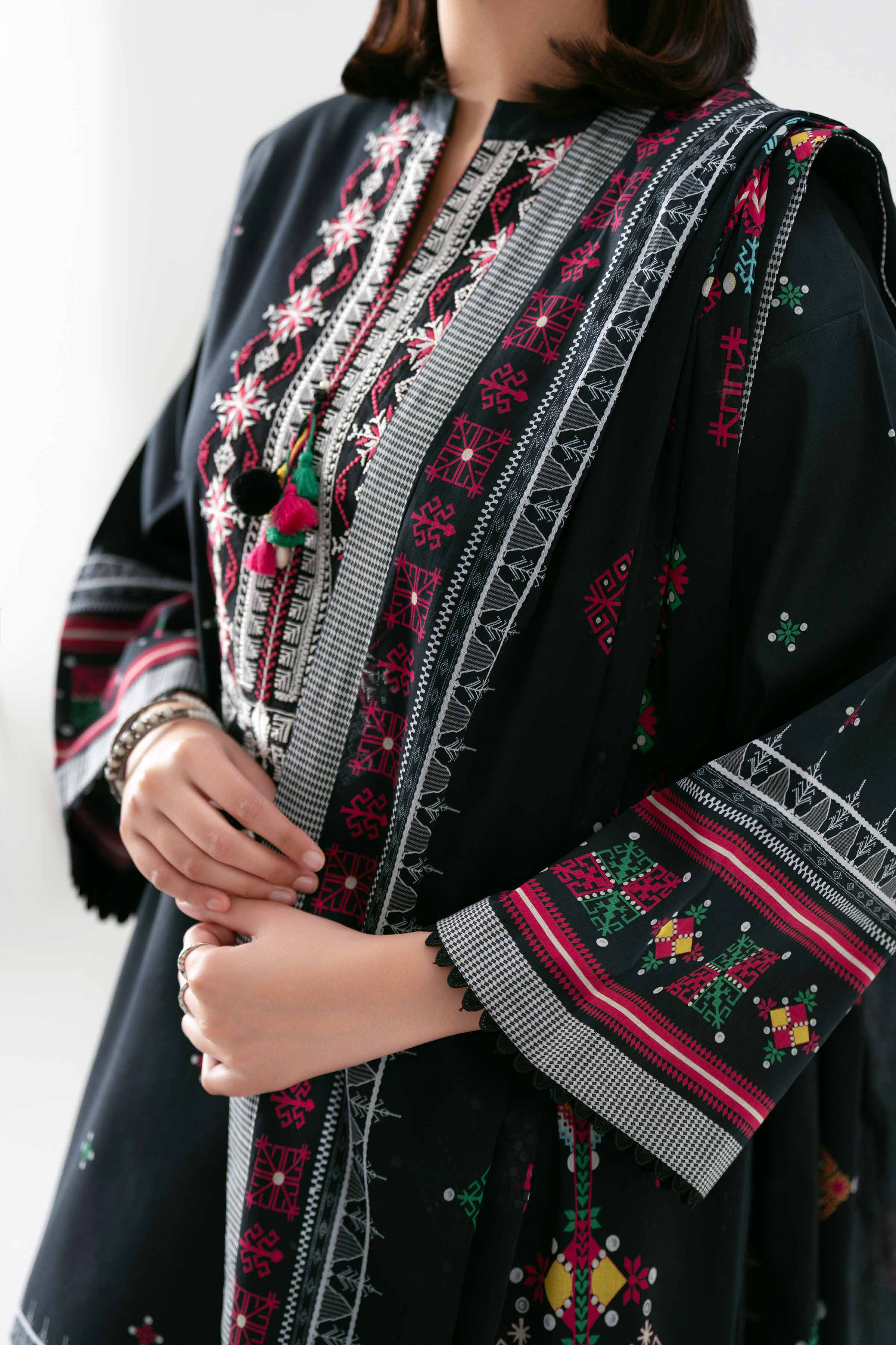 3 Piece - Embroidered Suit - 42601110 NishatUAE Black Lawn 3PC Embroidered Unstitched