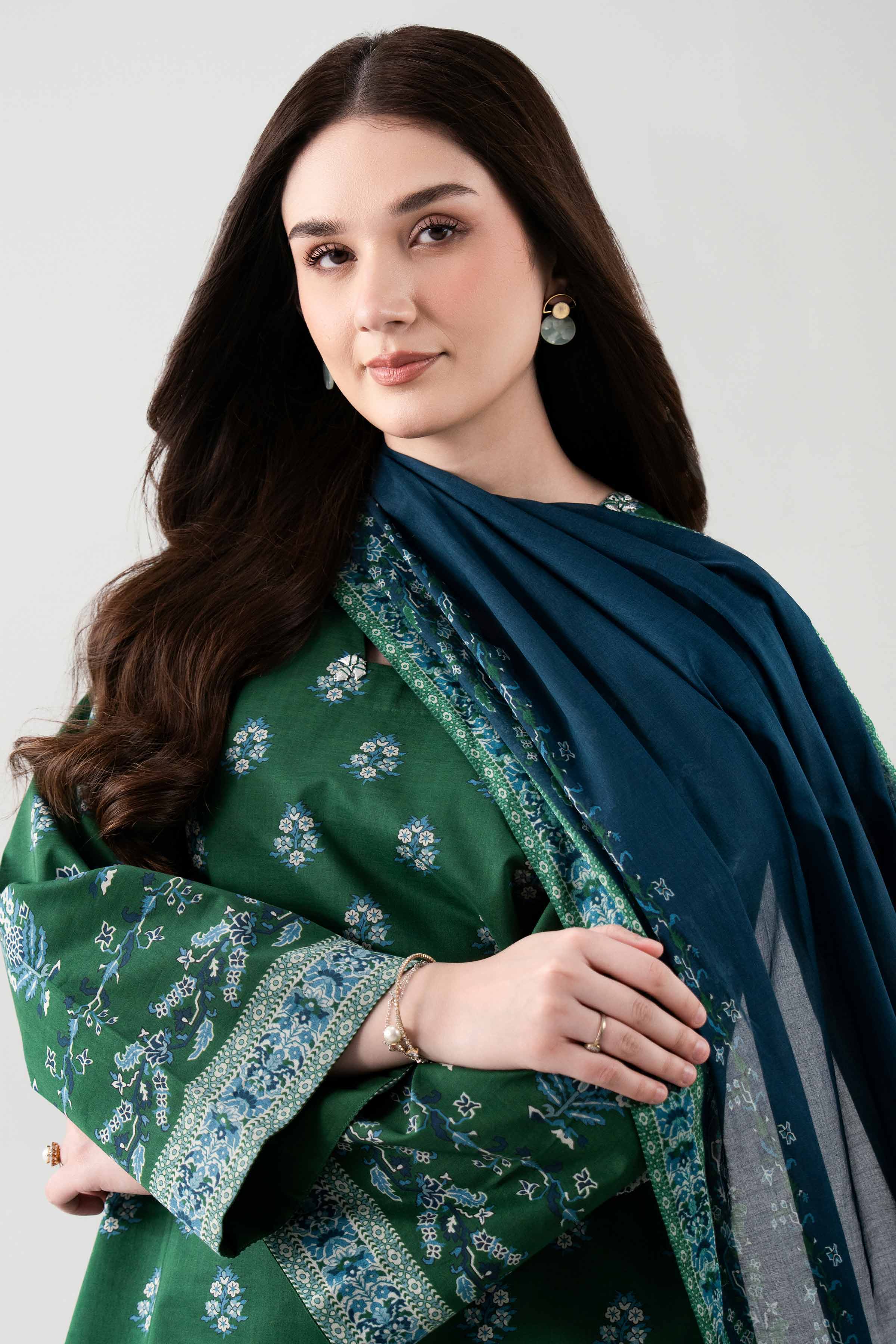 3 Piece - Digital Printed Suit - 42601114 NishatUAE Green Lawn 3PC Printed Unstitched