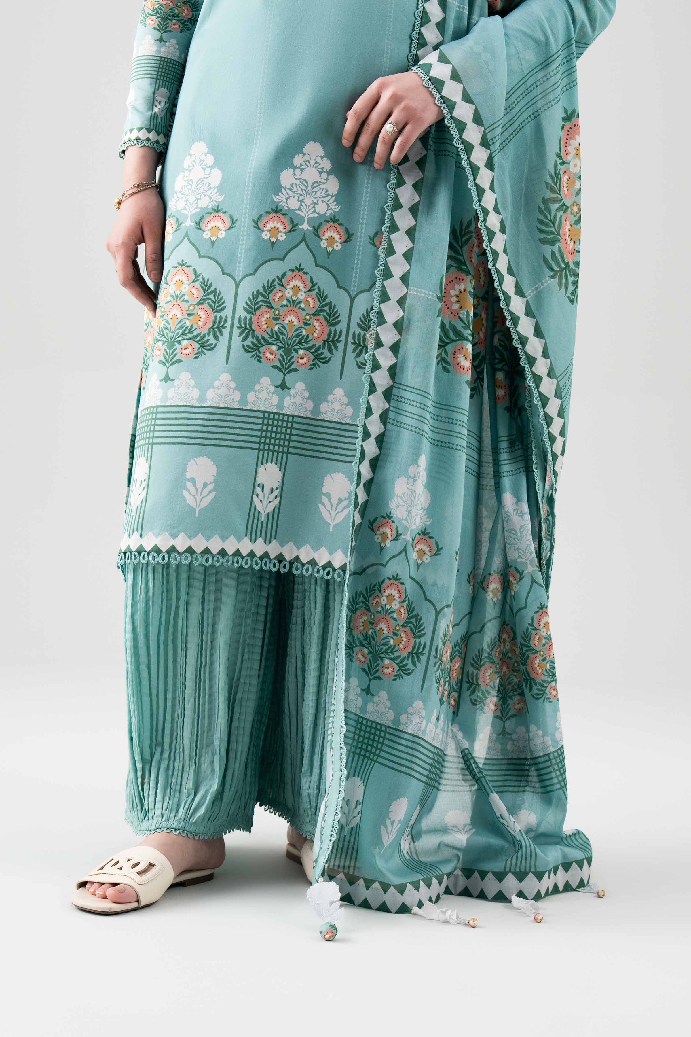 3 Piece - Printed Suit - 42601118 NishatUAE Green Lawn 3PC Printed Unstitched