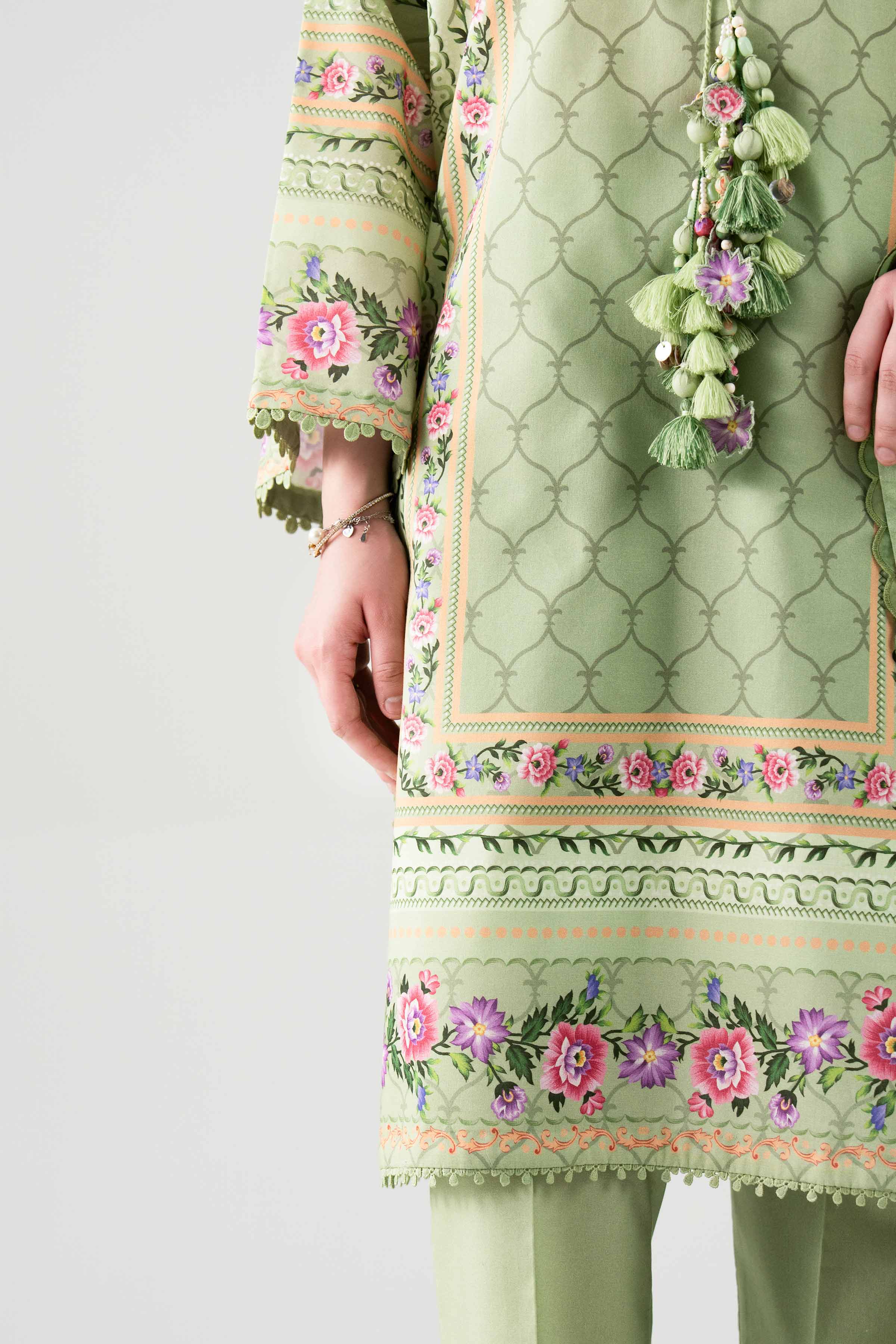 3 Piece - Printed Suit - 42601119 NishatUAE Green Lawn 3PC Printed Unstitched